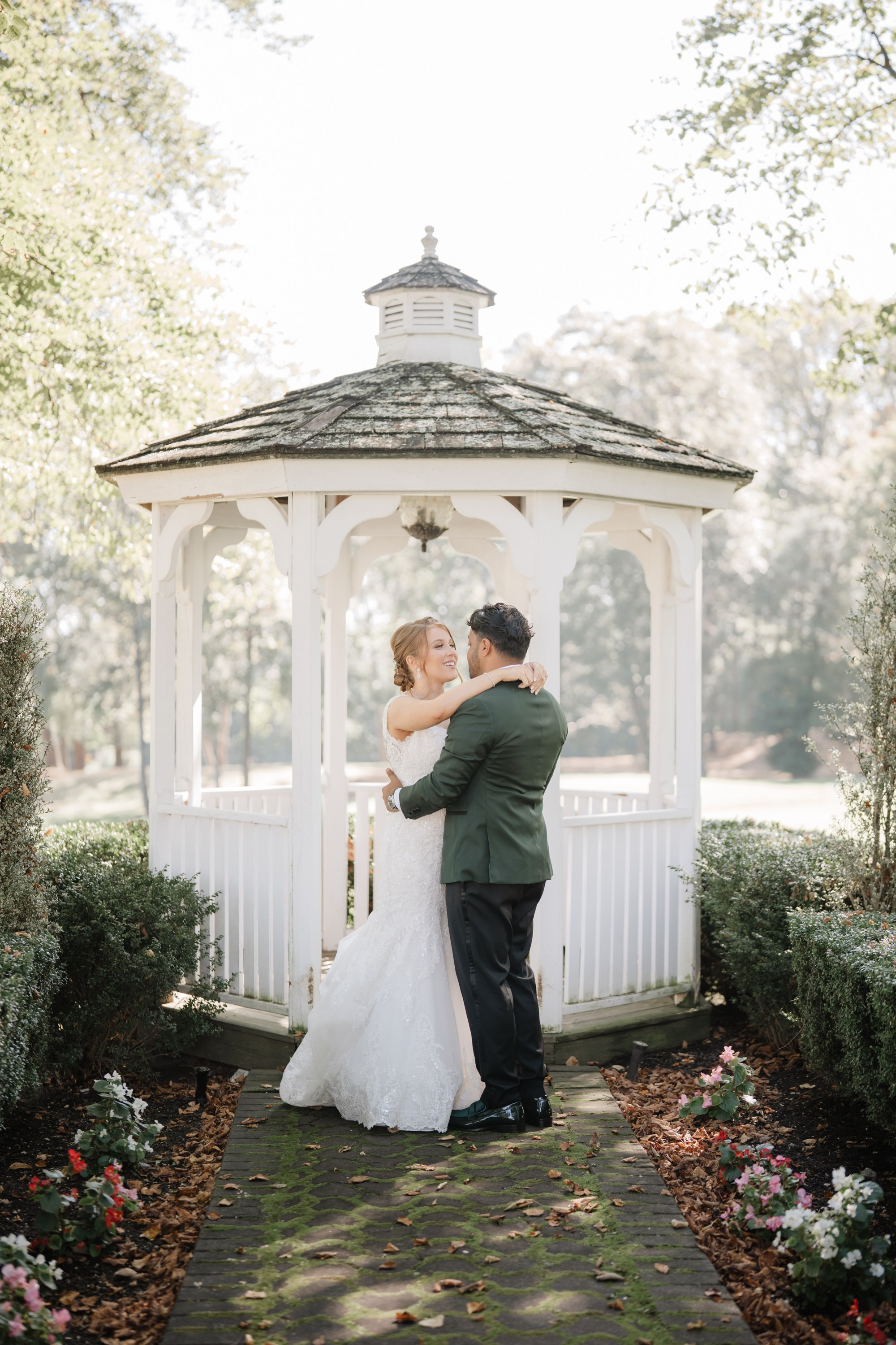 Oct 2025- Hanna and Johnathan’s wedding. Portrait and wedding photographer in New York