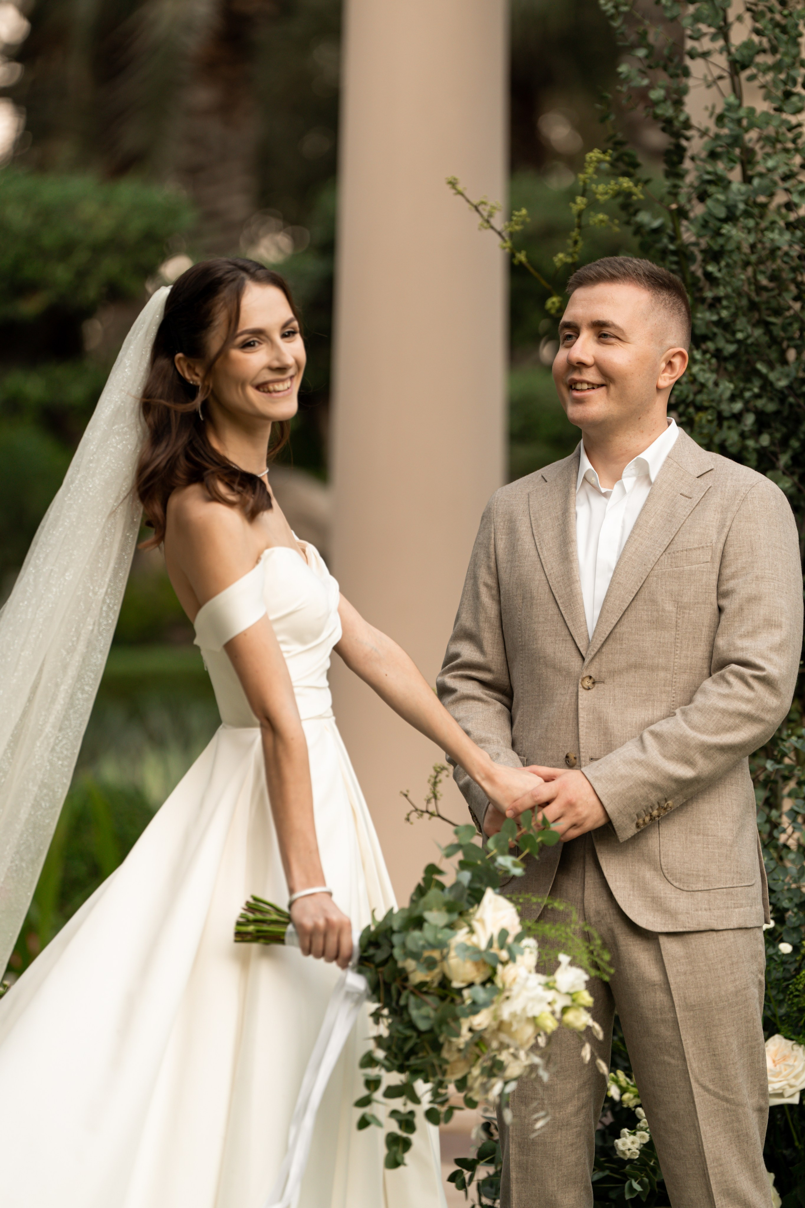 WEDDING. Photo and video production. Editing & retouching services. Training