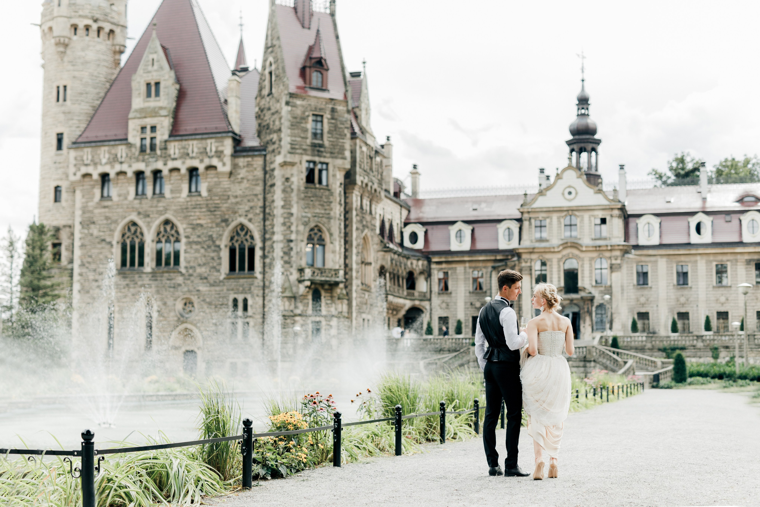 Kasia&Mateusz, Można Zamek. Photograph Katarina
