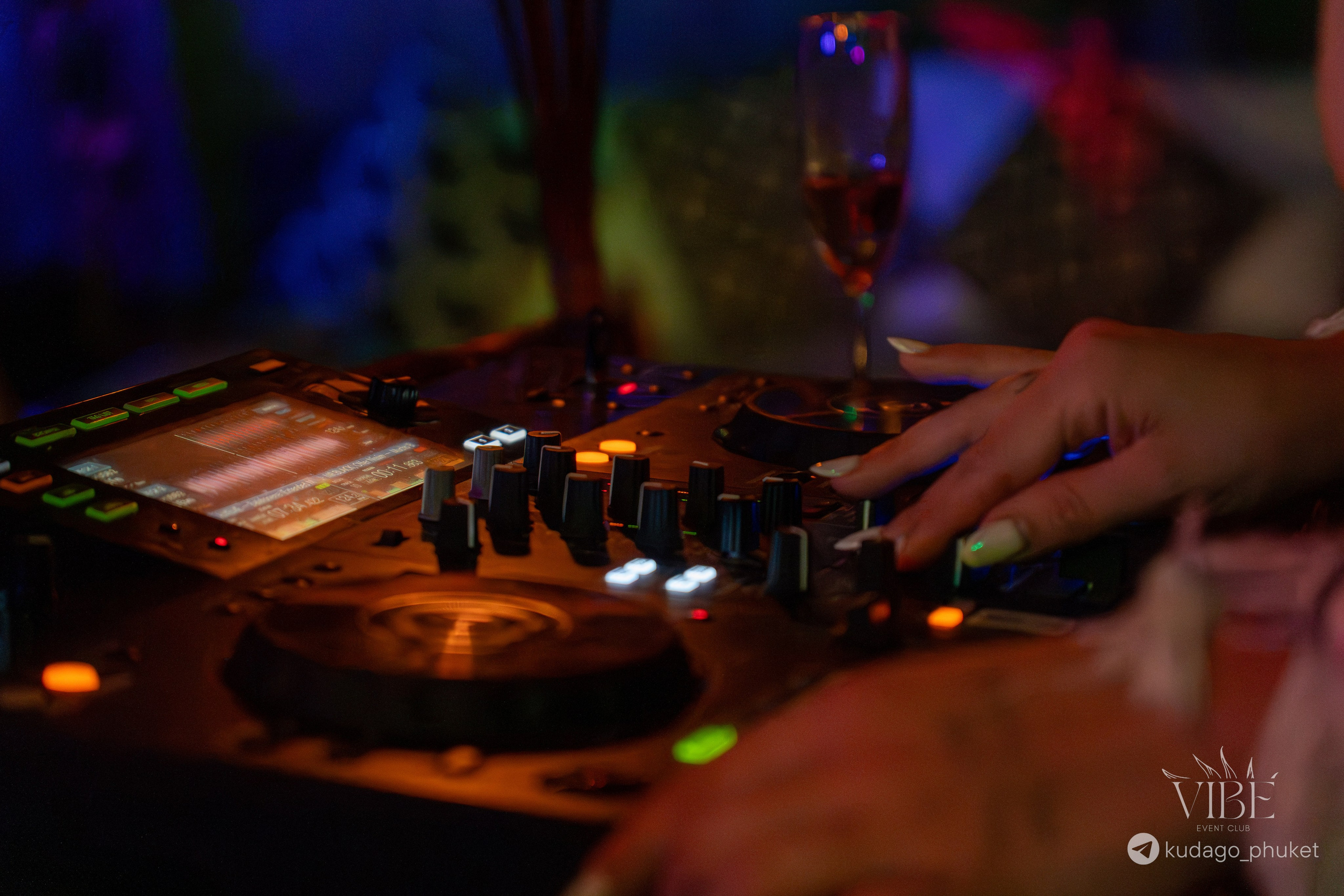 Вечеринка Boho Vibe | Фоторепортаж | Афиша | DAVAYSXODIM.com PHUKET. АФИША|ФОТОРЕПОРТАЖИ|ИВЕНТЫ|ПХУКЕТ