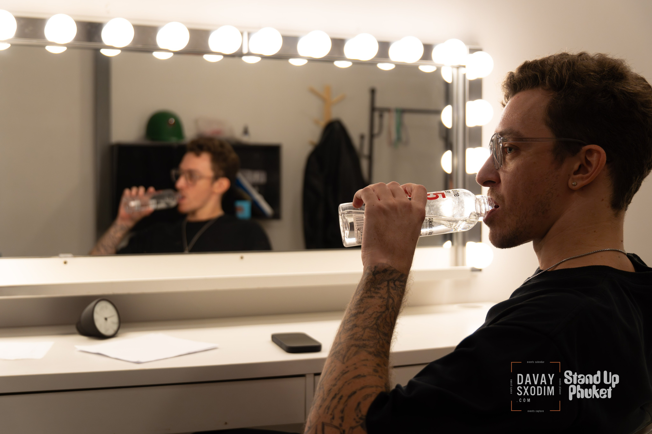 Standup Влада Лапина | Фоторепортаж | Афиша | DAVAYSXODIM.com PHUKET. АФИША|ФОТОРЕПОРТАЖИ|ИВЕНТЫ|ПХУКЕТ