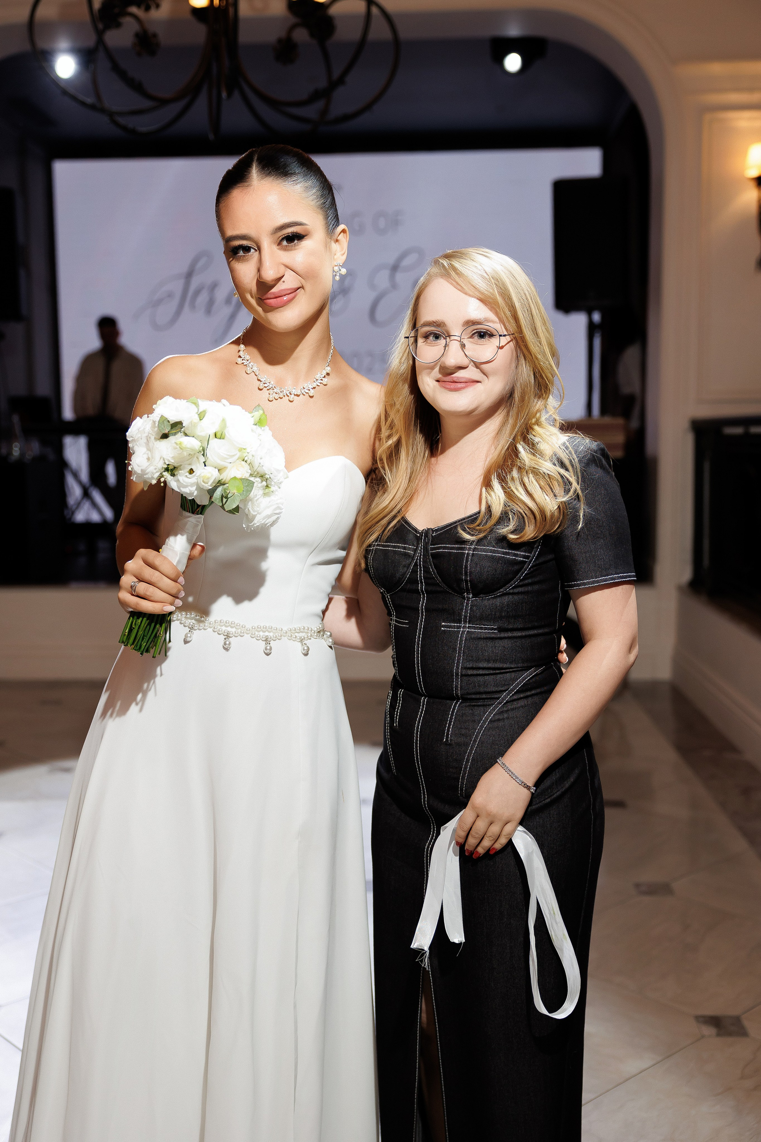 Serghei & Erica — Queen Residence. Servicii Foto și Video 067188353