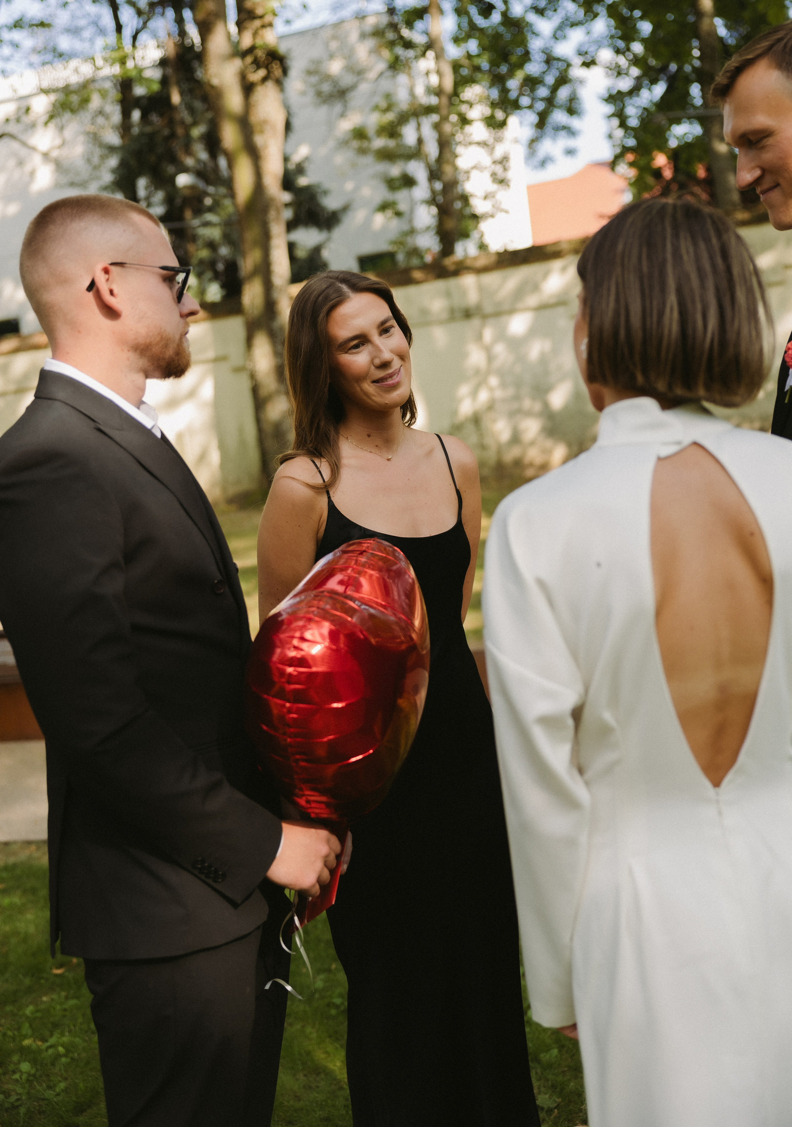 Miglė ir Mindaugas | 2024 | MIESTO VESTUVĖS. Vestuvių ir šeimų fotografė Lena Bondarenko / belove photo