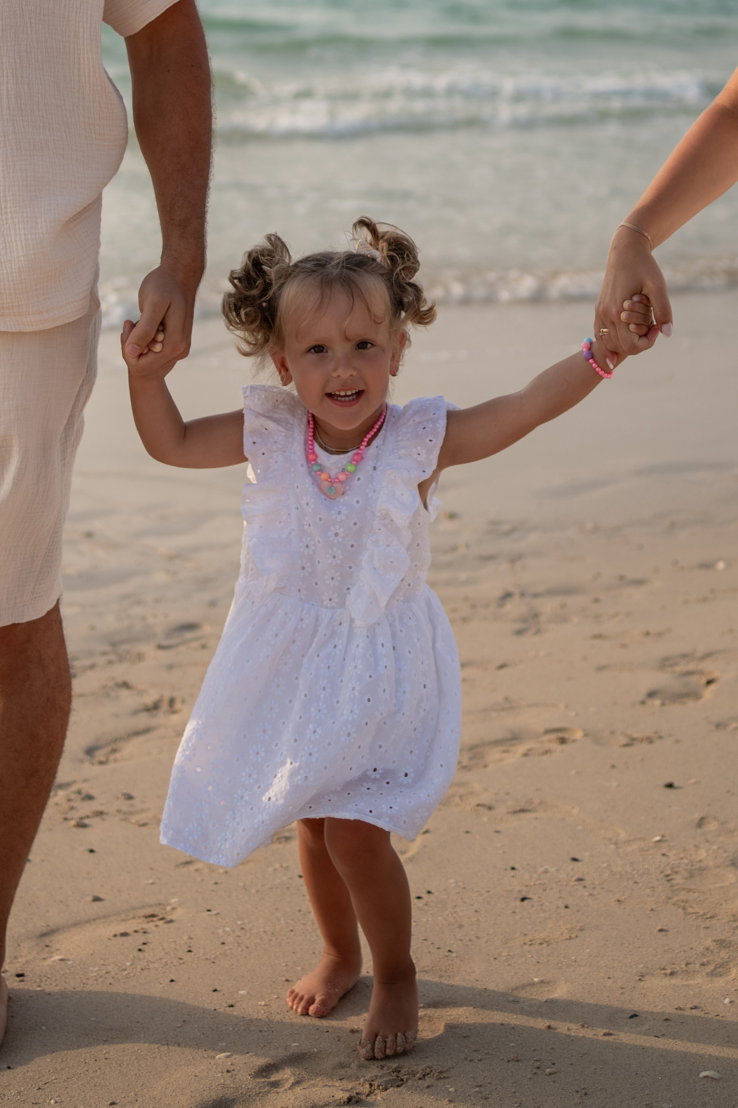 Golden hour, growing love. Angela Iakovleva — Family Photographer in Dubai