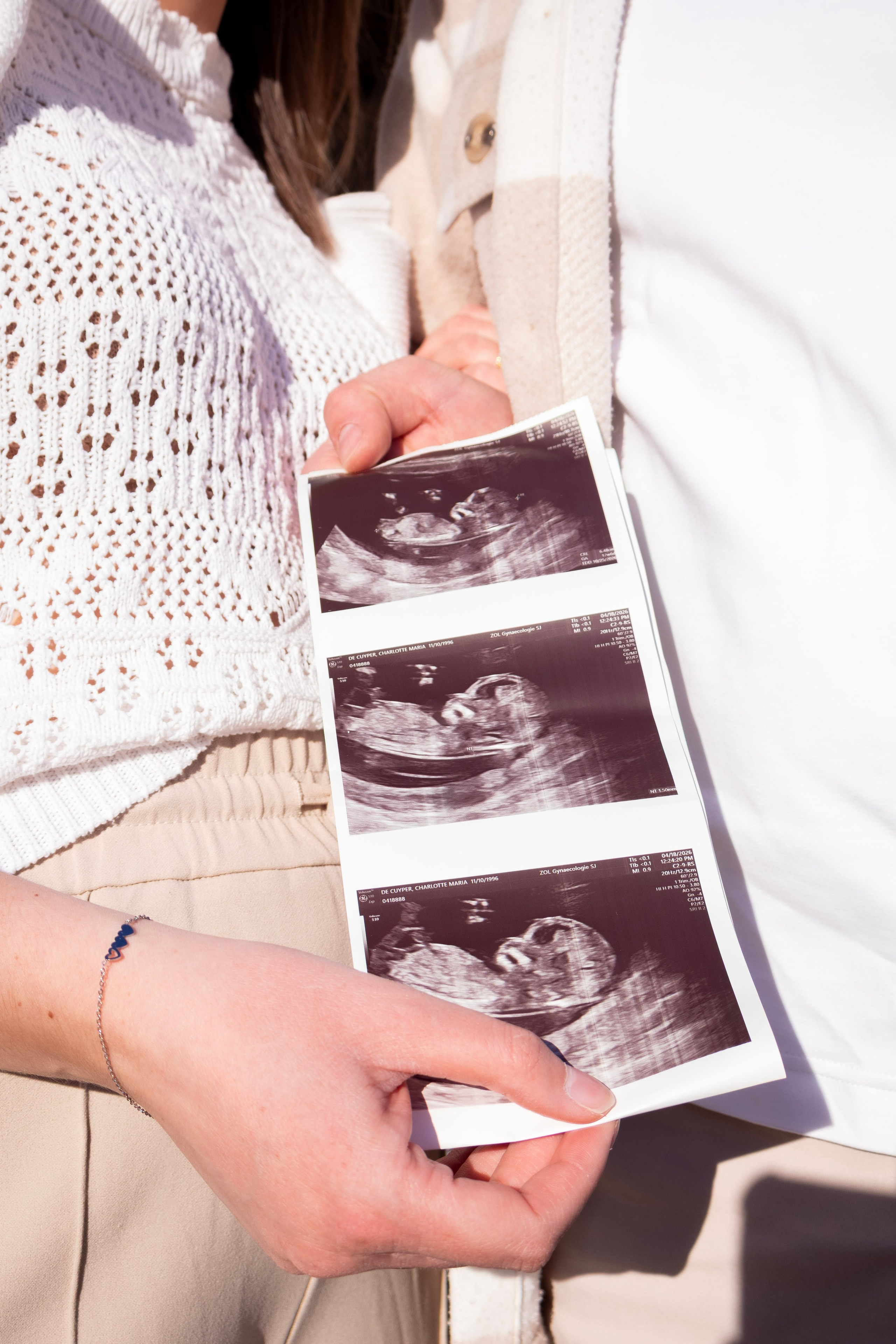 Zwangerschapsaankondiging. Zwangerschapsfotografie, newborn, gezinnen, branding, liefde én geboortefotografie