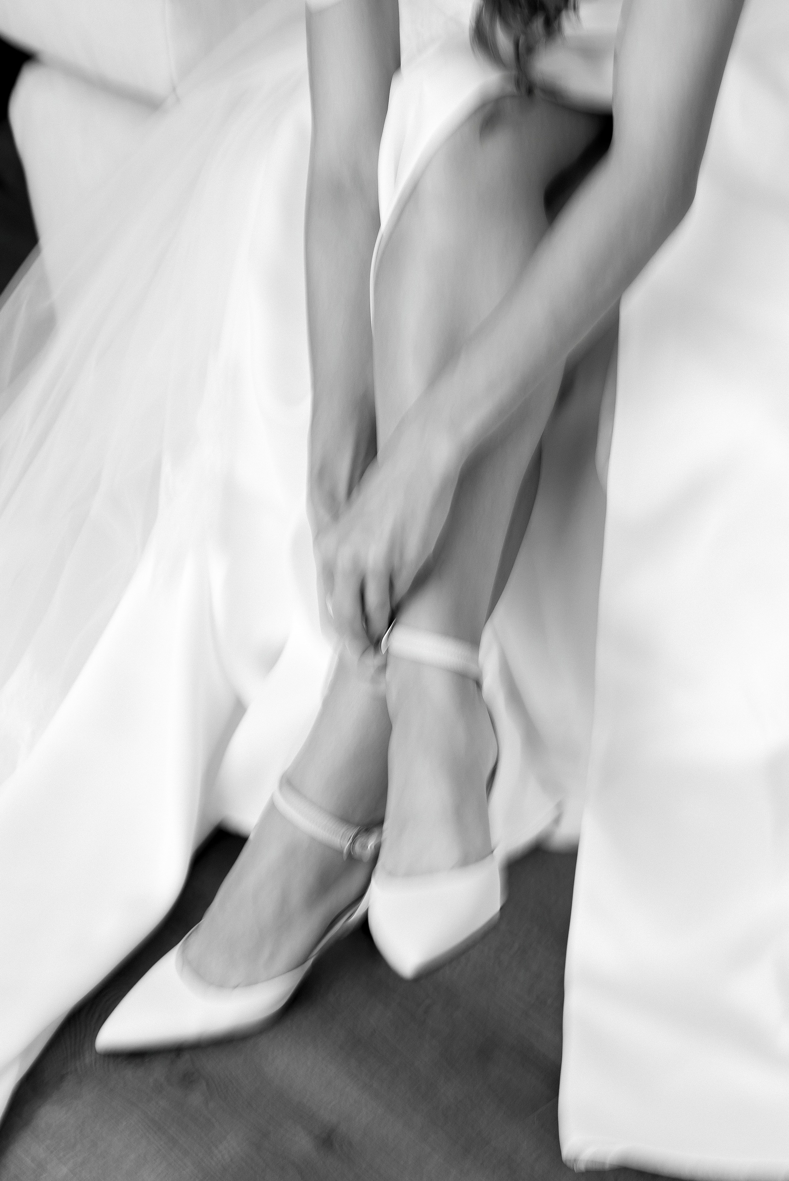 Eugen & Livia — Grand Elysee — Wedding Day. Servicii Foto și Video 067188353