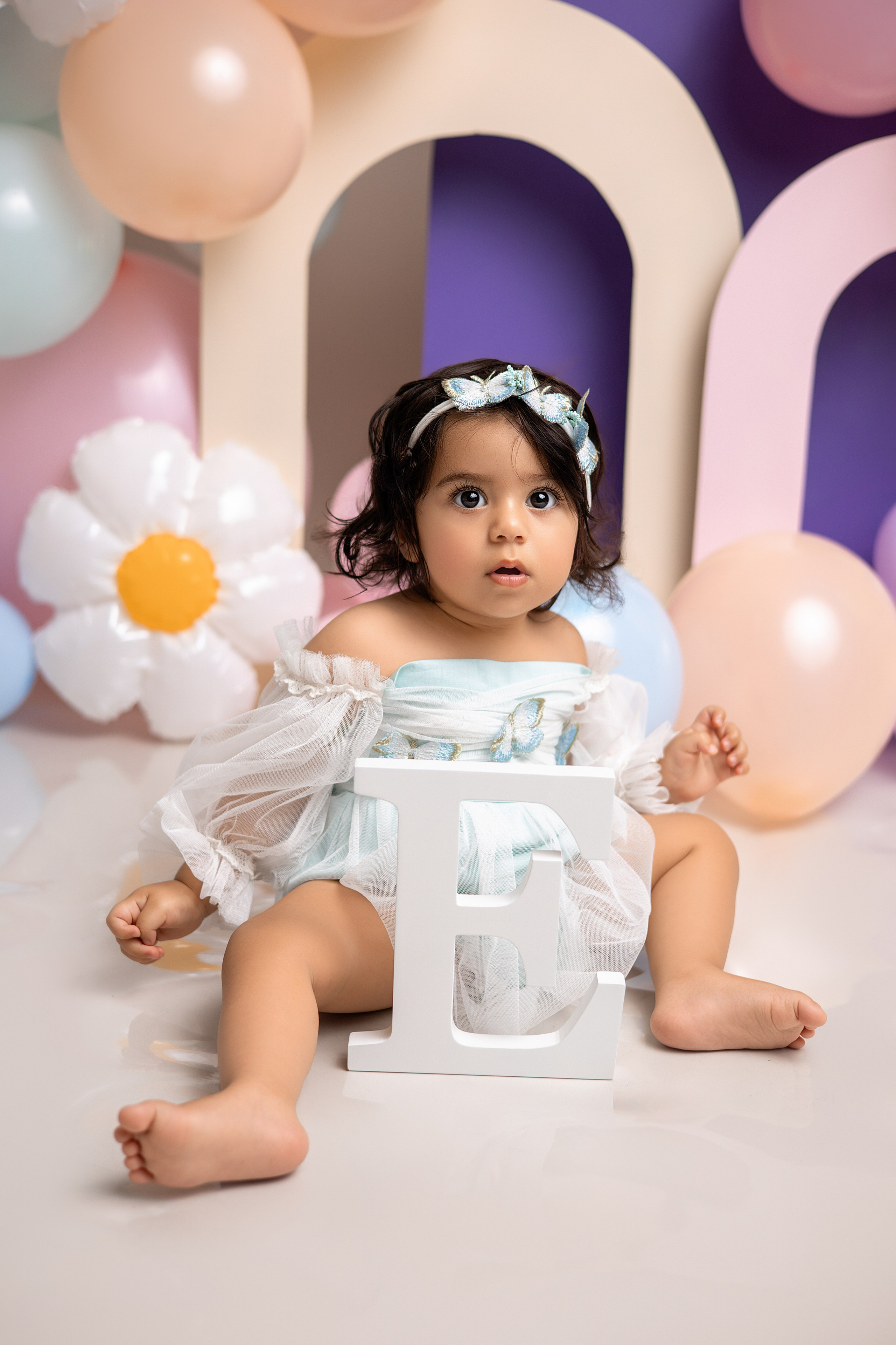 Erste Geburtstag „Cake Smash“. Neugeborene- Schwangerschaft- und Kinder Fotografin in Lehre