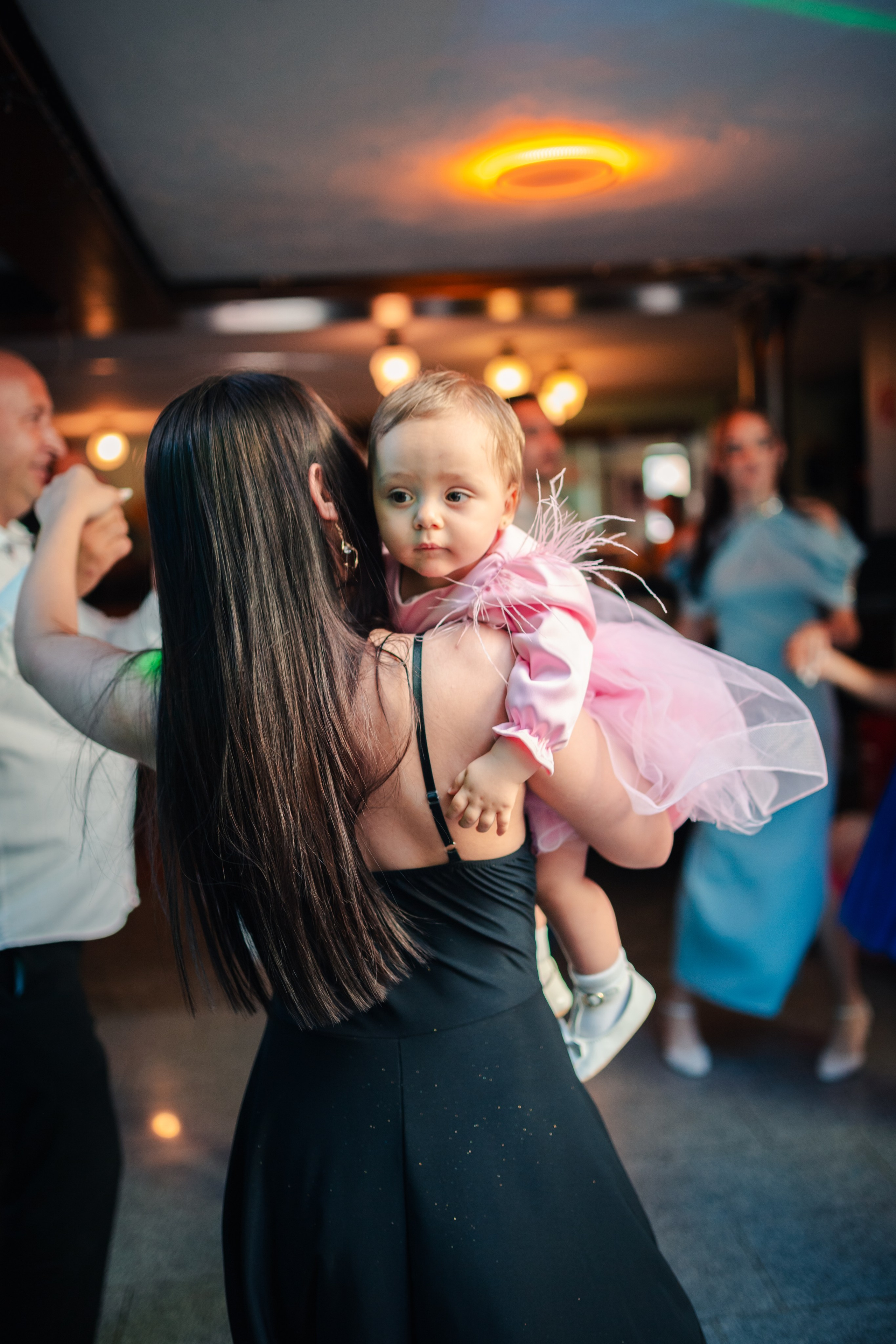 Micuta Sara-Lavinia. Fotograf de nuntă în Germania