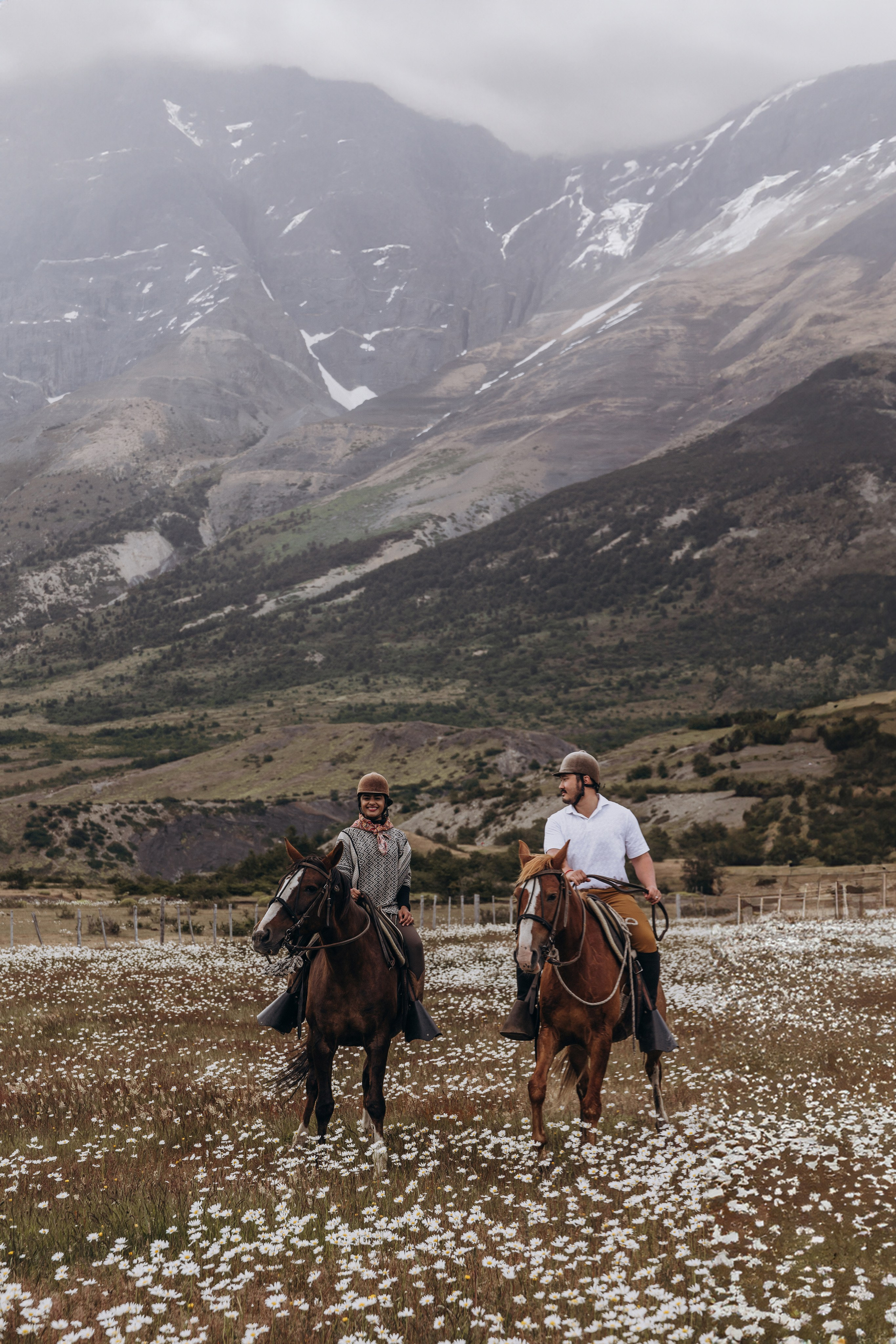 T+C. Elopement in Patagonia. Fotógrafa familiar Santiago y Chile Anna Almazova
