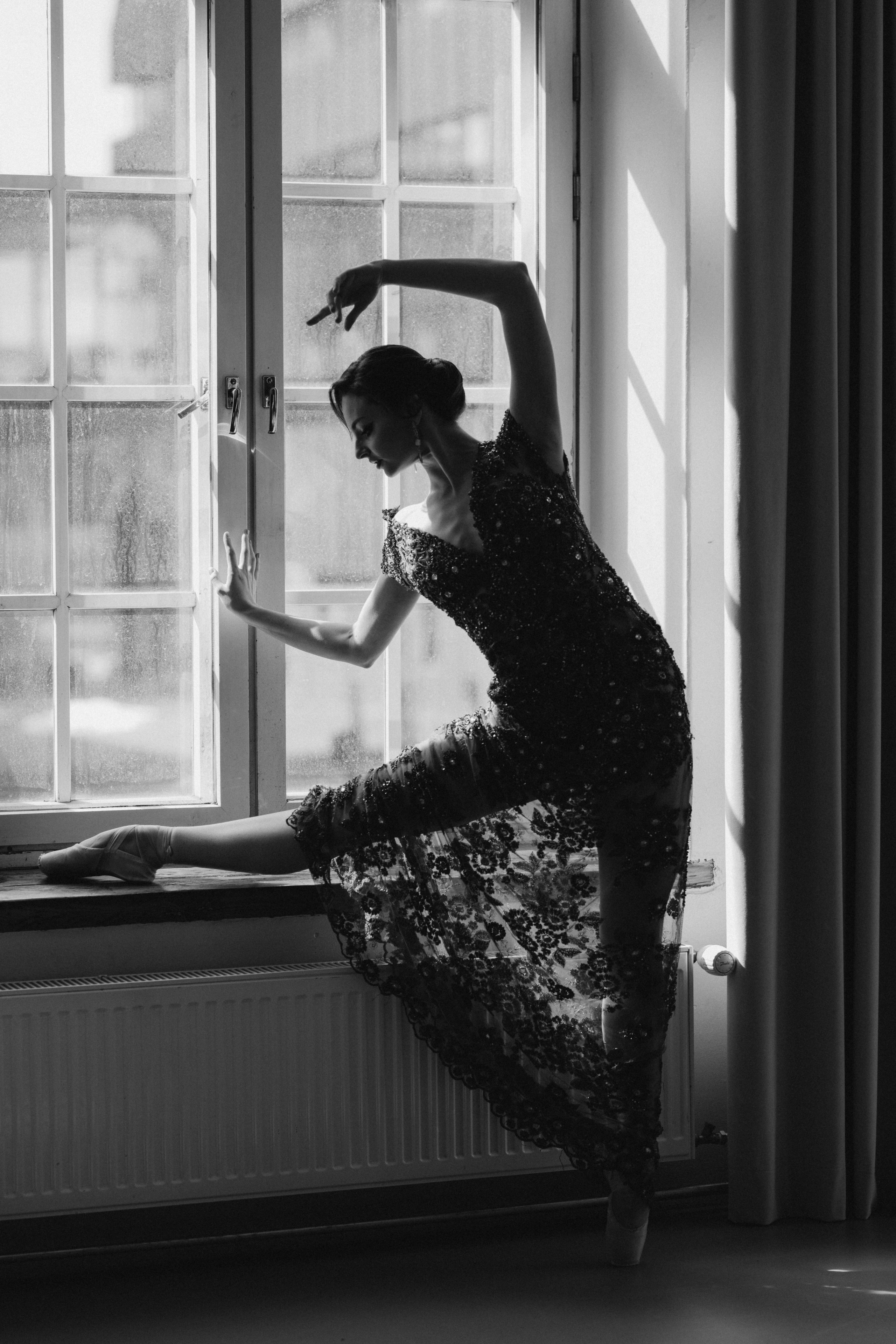 Riikka Couture, Riikka Ikäheimo, Violetta Keller, Portrait, Dancer. Wedding and potrait photographer in Helsinki Vickan O