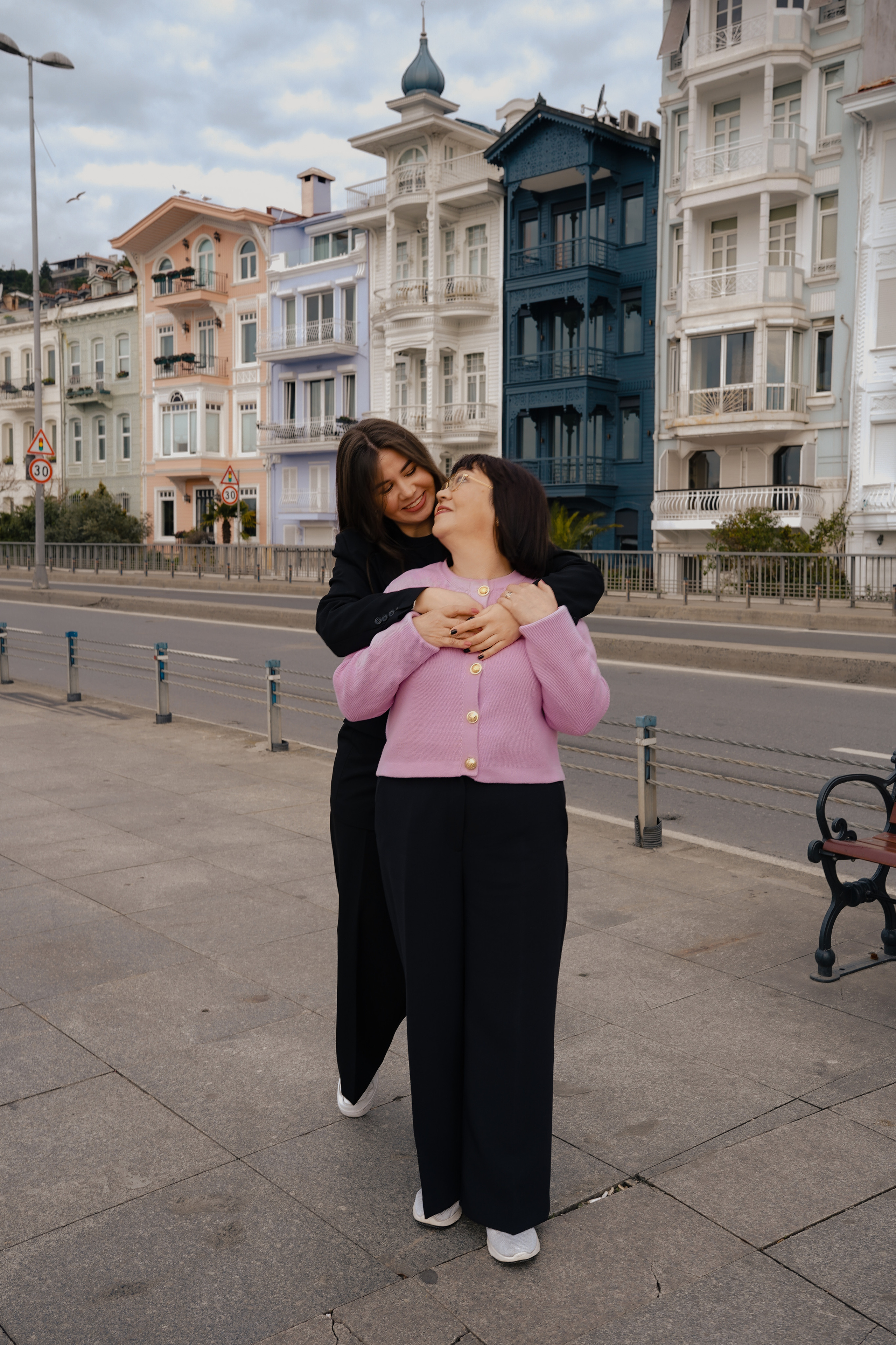 Мама с дочкой, прогулка в Арнавуткой. Фотограф Москва Ларина Юлия