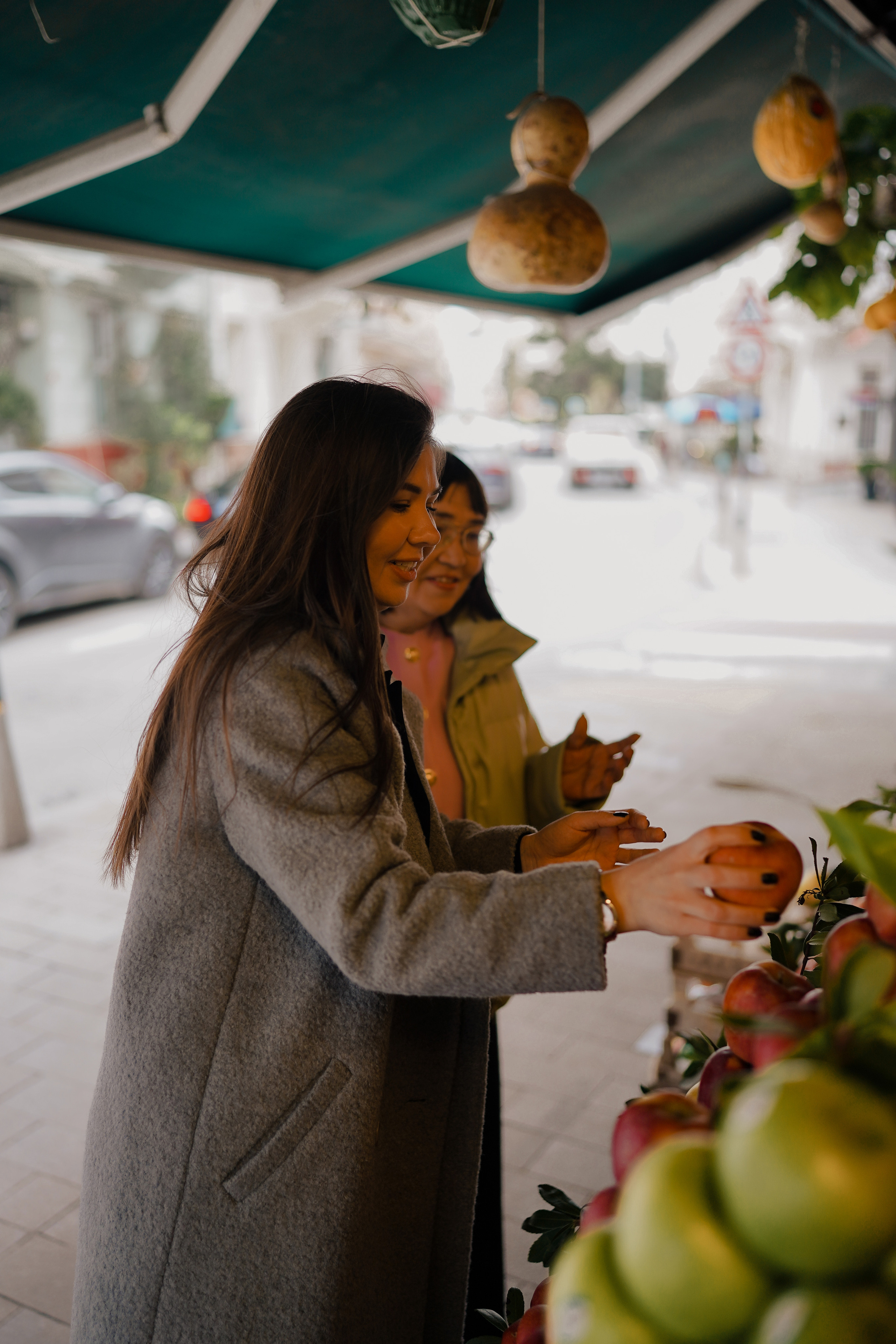 Мама с дочкой, прогулка в Арнавуткой. Фотограф Москва Ларина Юлия