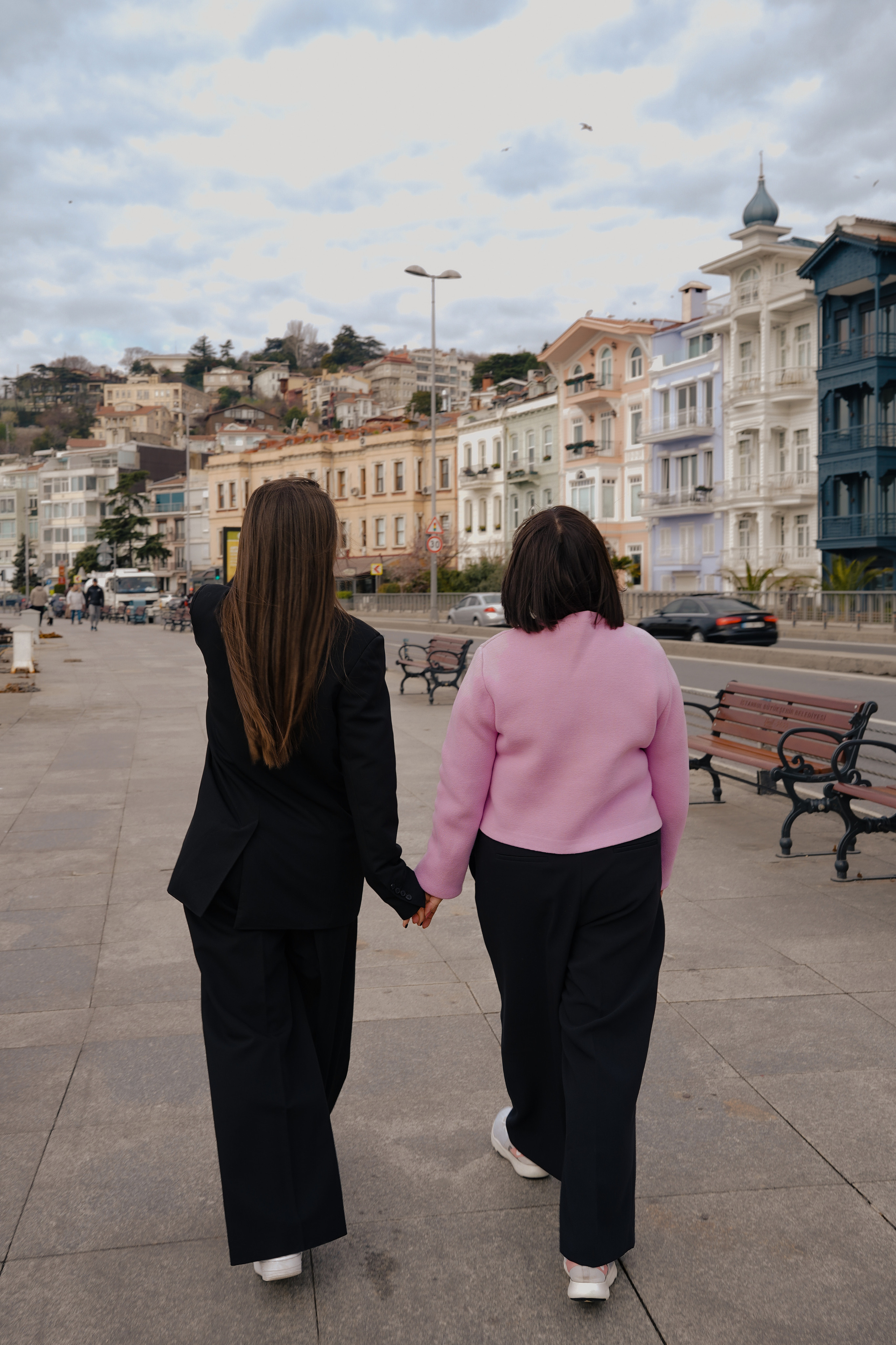 Мама с дочкой, прогулка в Арнавуткой. Фотограф Москва Ларина Юлия