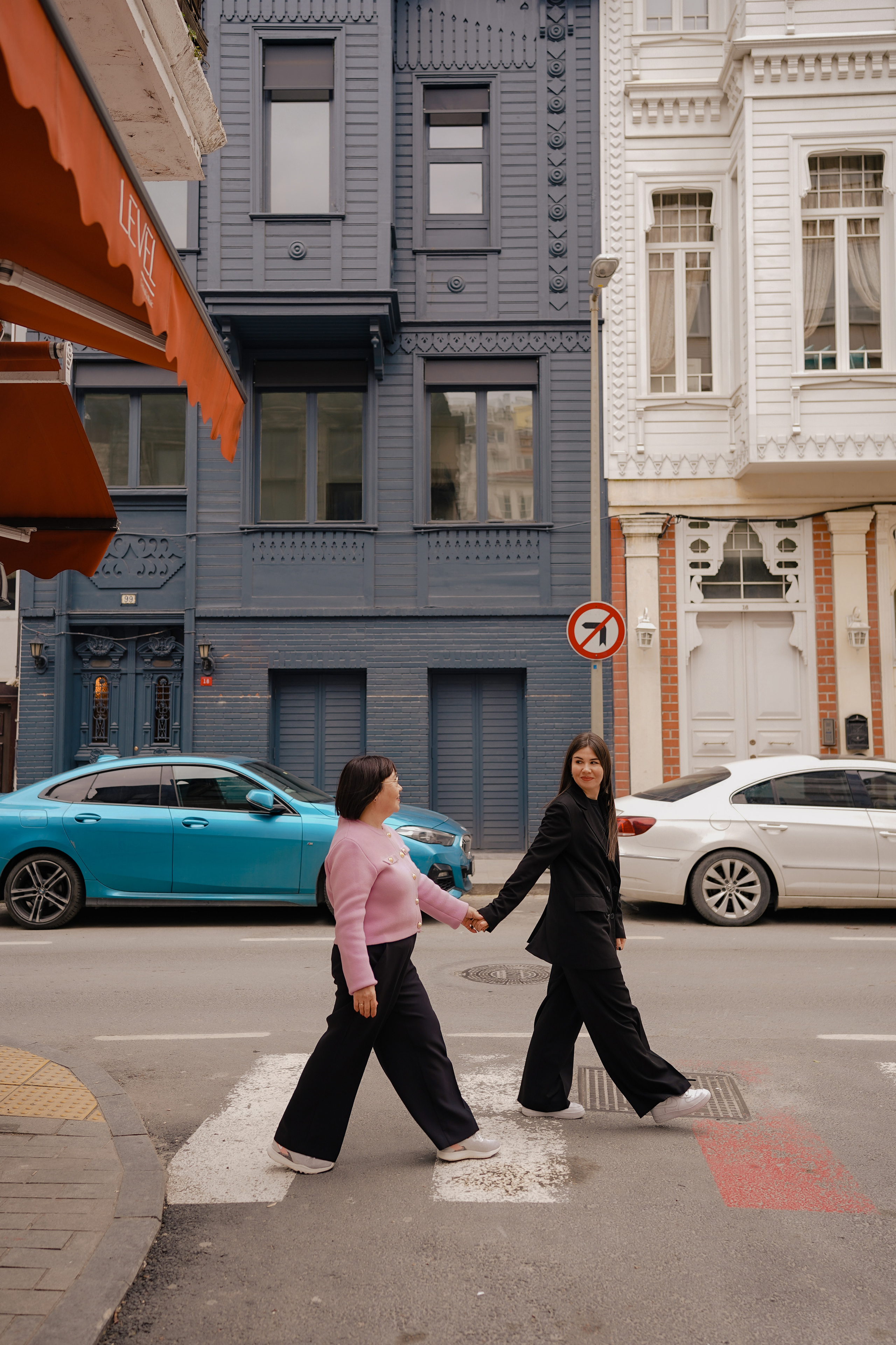 Мама с дочкой, прогулка в Арнавуткой. Фотограф Москва Ларина Юлия
