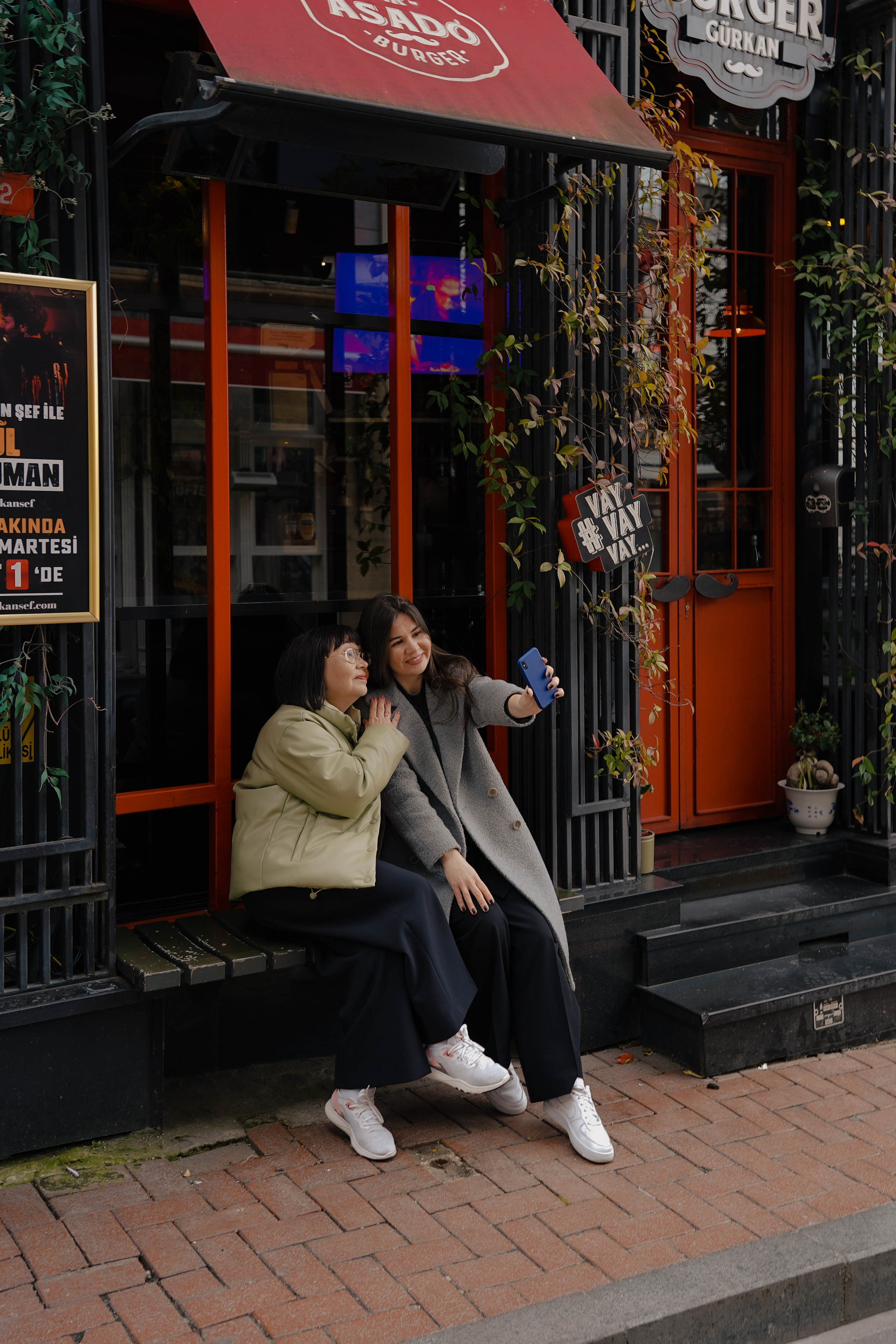 Мама с дочкой, прогулка в Арнавуткой. Фотограф Москва Ларина Юлия