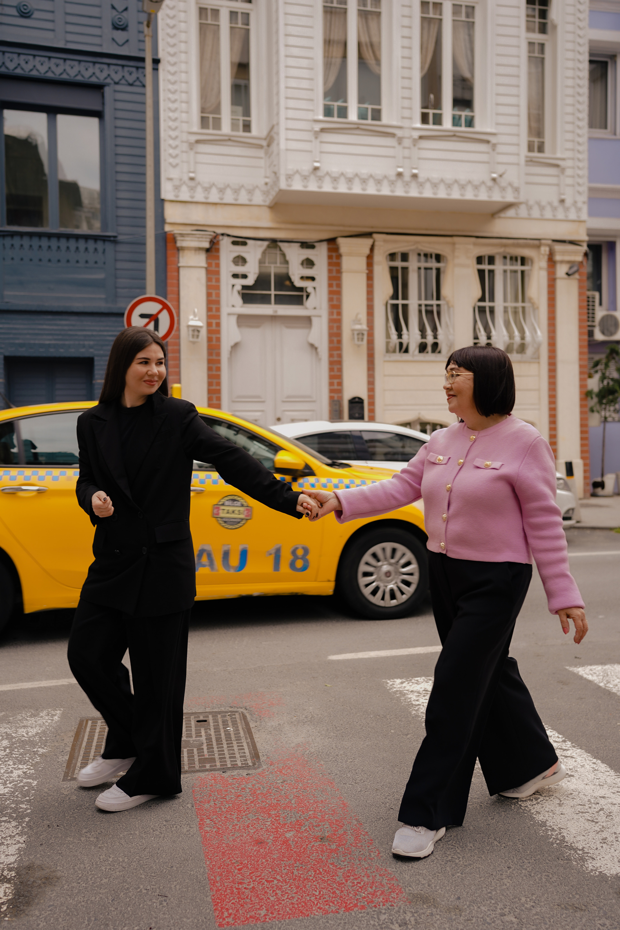 Мама с дочкой, прогулка в Арнавуткой. Фотограф Москва Ларина Юлия