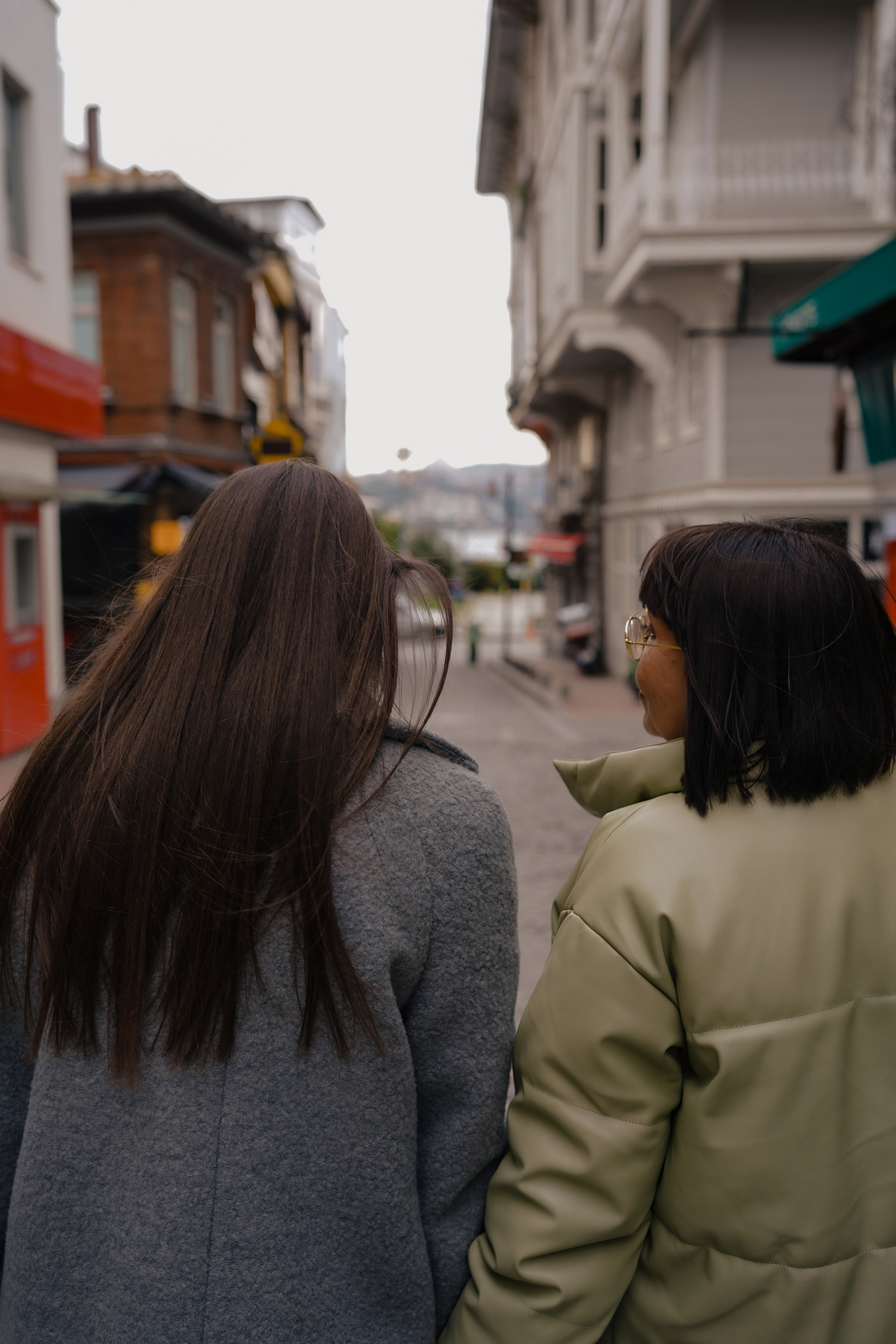 Мама с дочкой, прогулка в Арнавуткой. Фотограф Москва Ларина Юлия
