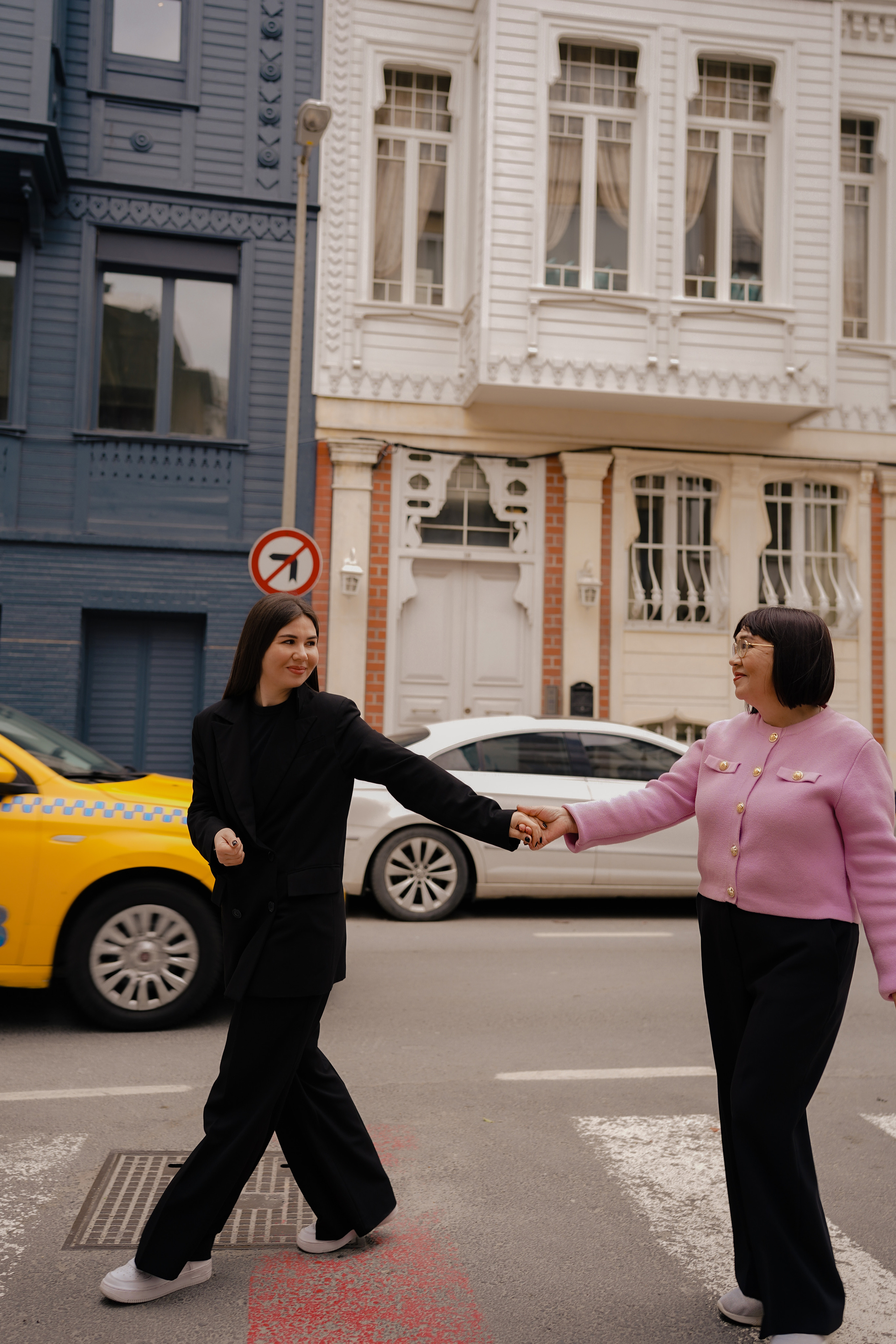 Мама с дочкой, прогулка в Арнавуткой. Фотограф Москва Ларина Юлия