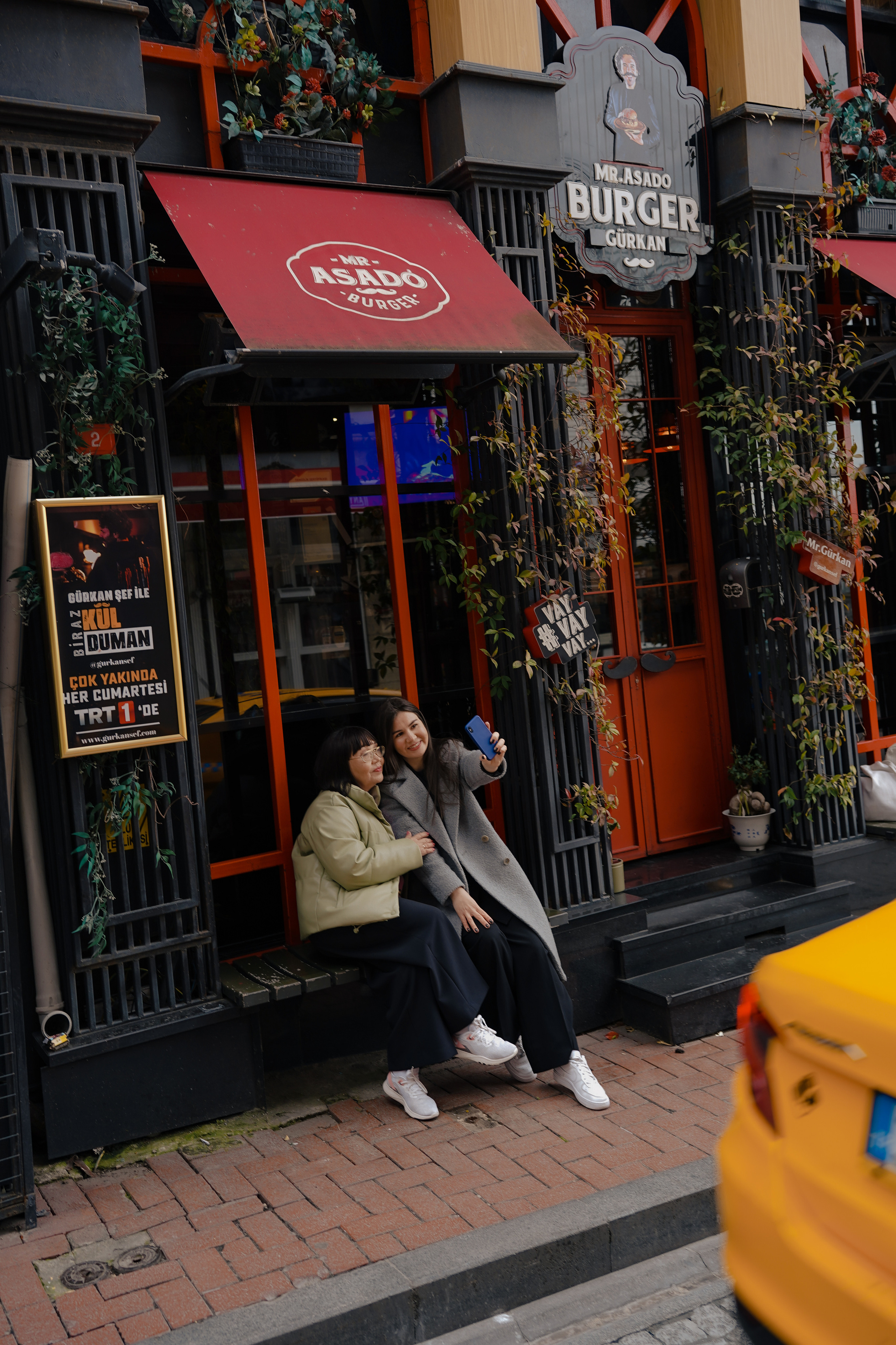 Мама с дочкой, прогулка в Арнавуткой. Фотограф Москва Ларина Юлия