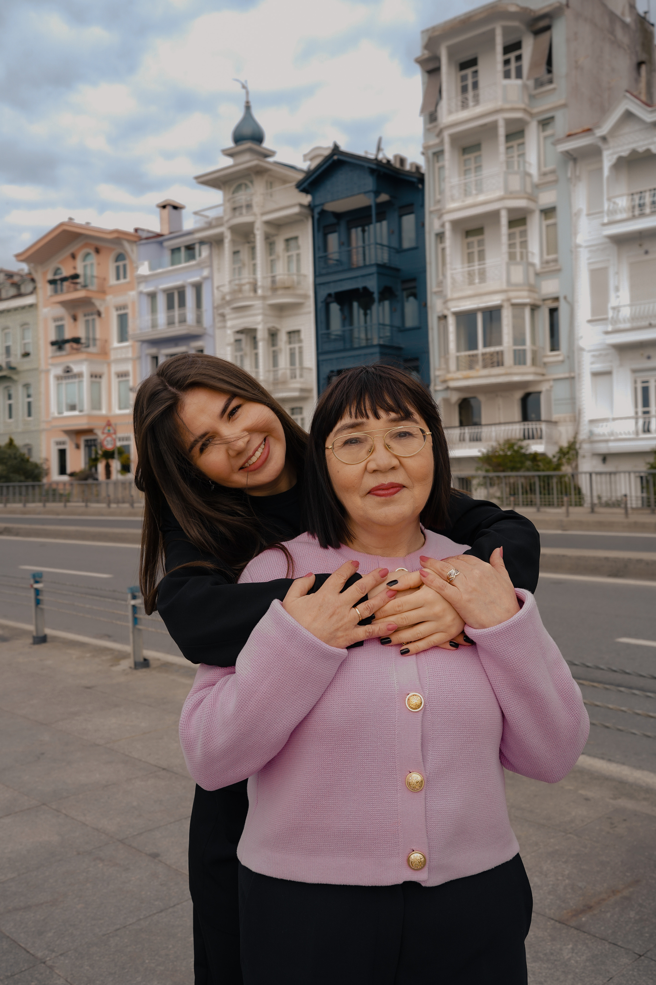 Мама с дочкой, прогулка в Арнавуткой. Фотограф Москва Ларина Юлия
