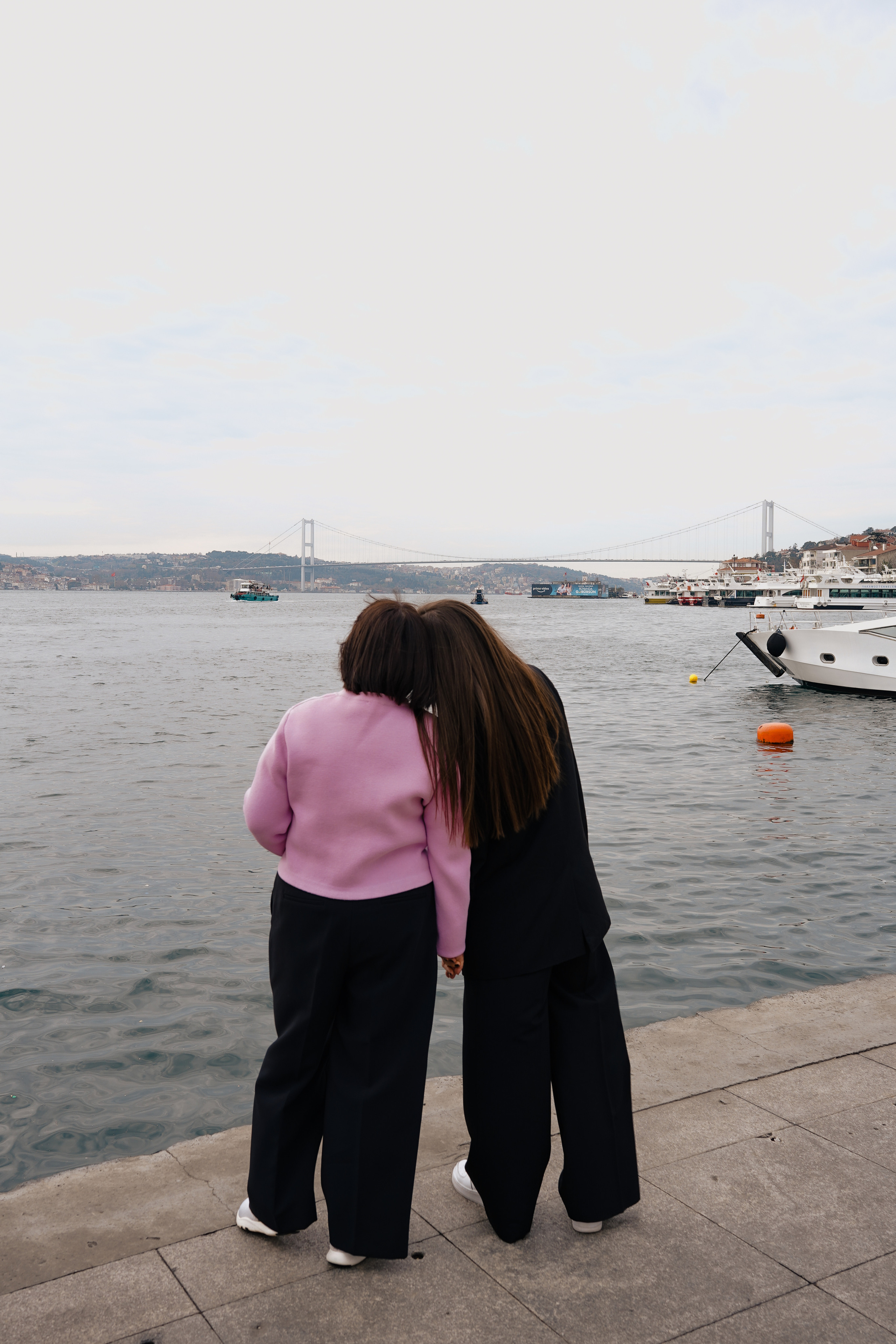 Мама с дочкой, прогулка в Арнавуткой. Фотограф Москва Ларина Юлия