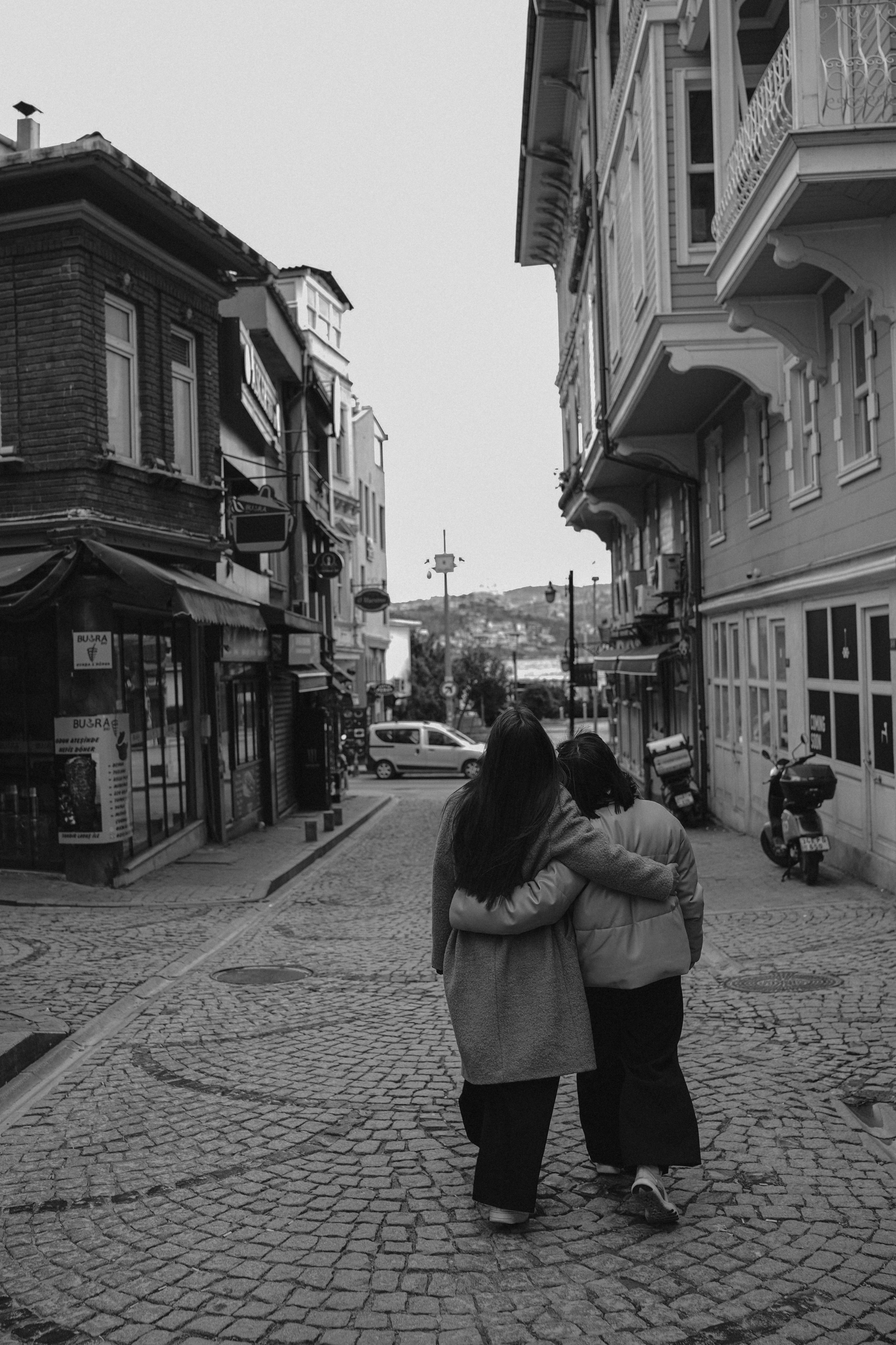 Мама с дочкой, прогулка в Арнавуткой. Фотограф Москва Ларина Юлия