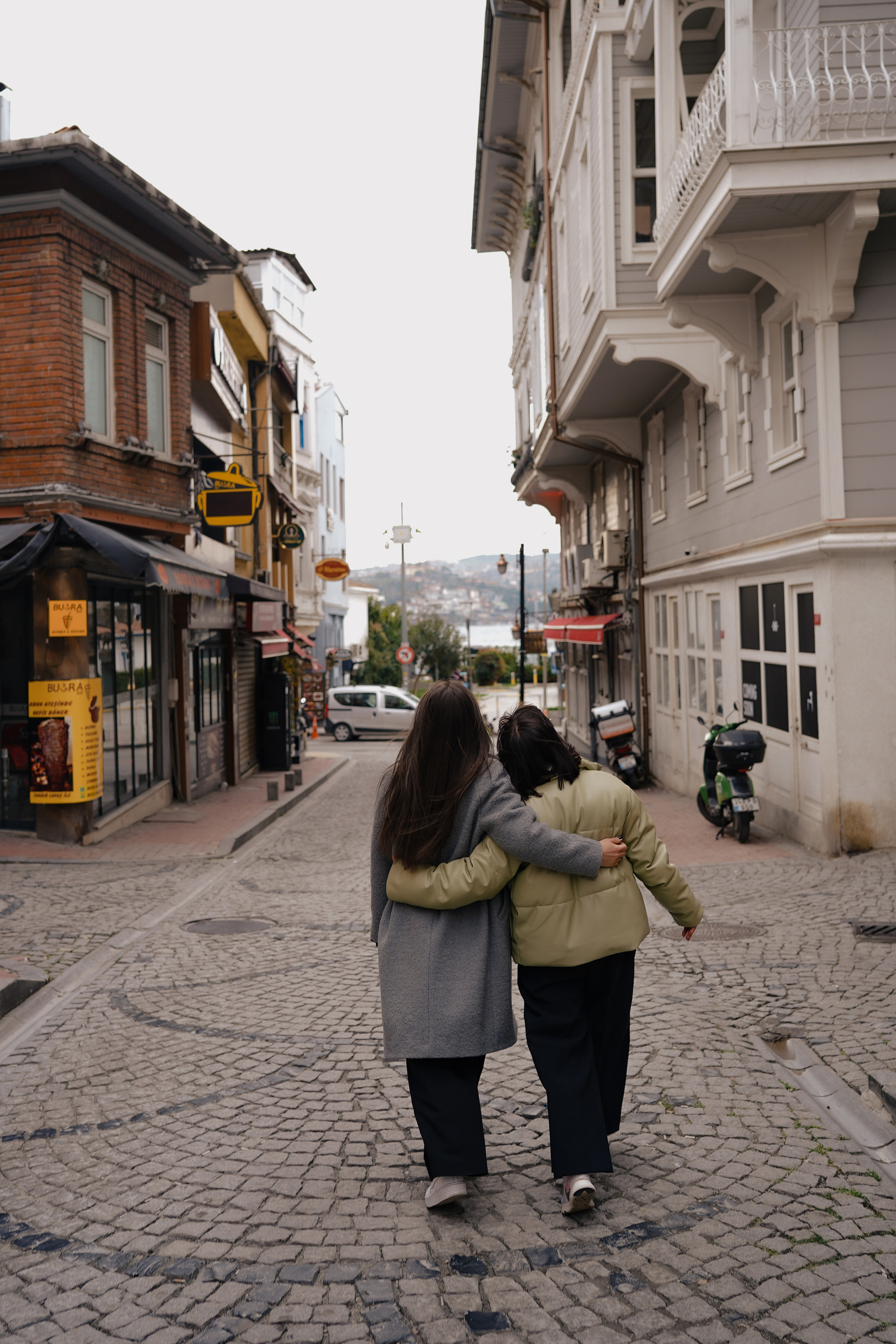 Мама с дочкой, прогулка в Арнавуткой. Фотограф Москва Ларина Юлия