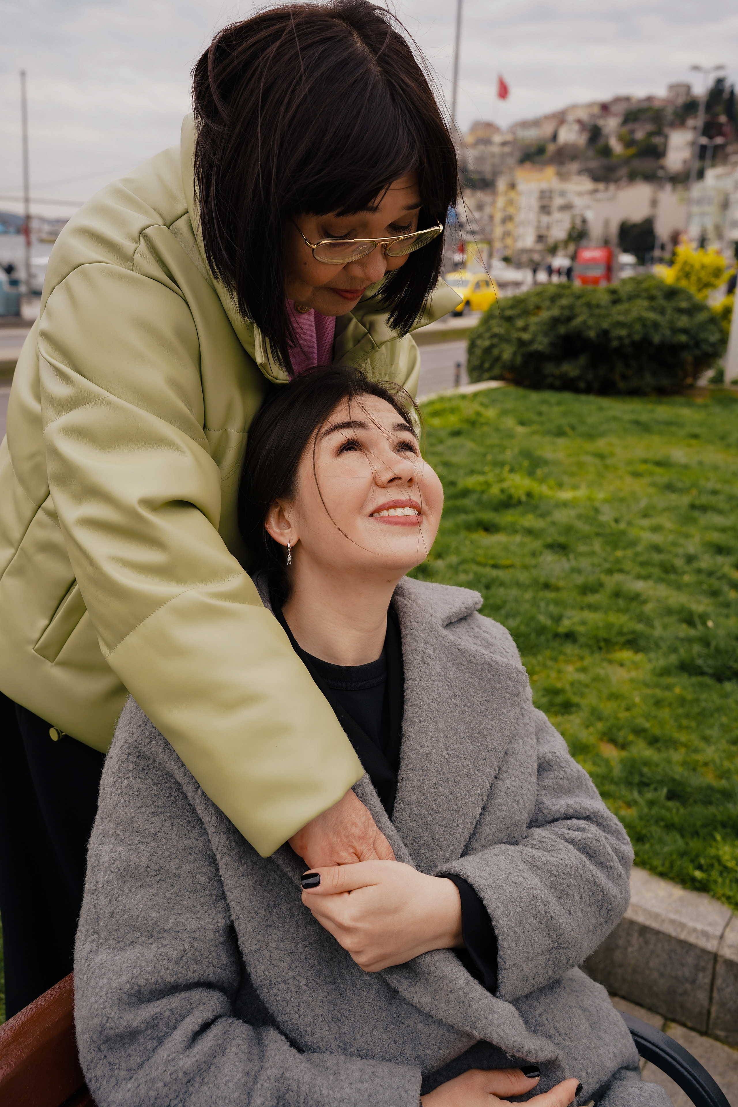 Мама с дочкой, прогулка в Арнавуткой. Фотограф Москва Ларина Юлия