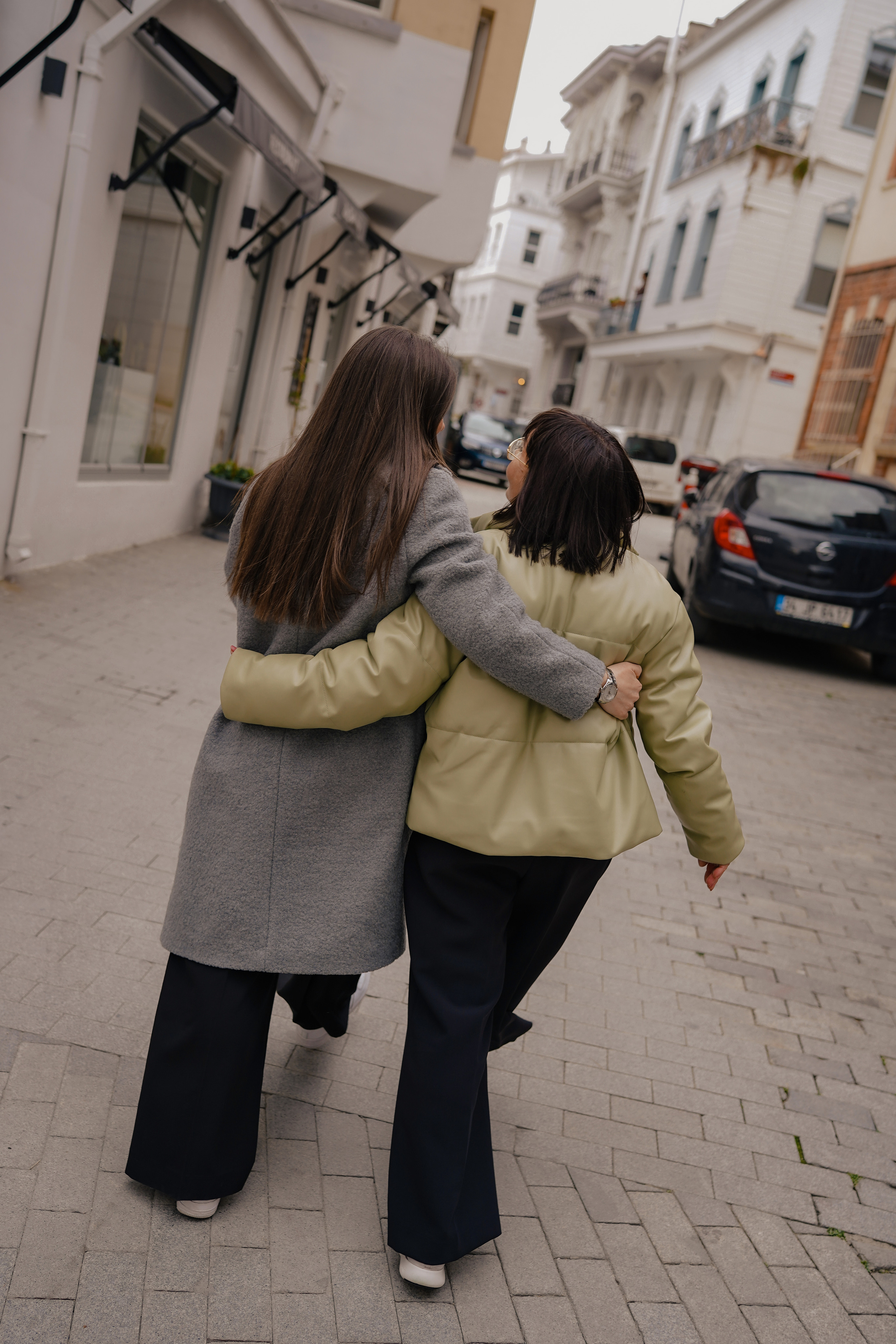 Мама с дочкой, прогулка в Арнавуткой. Фотограф Москва Ларина Юлия