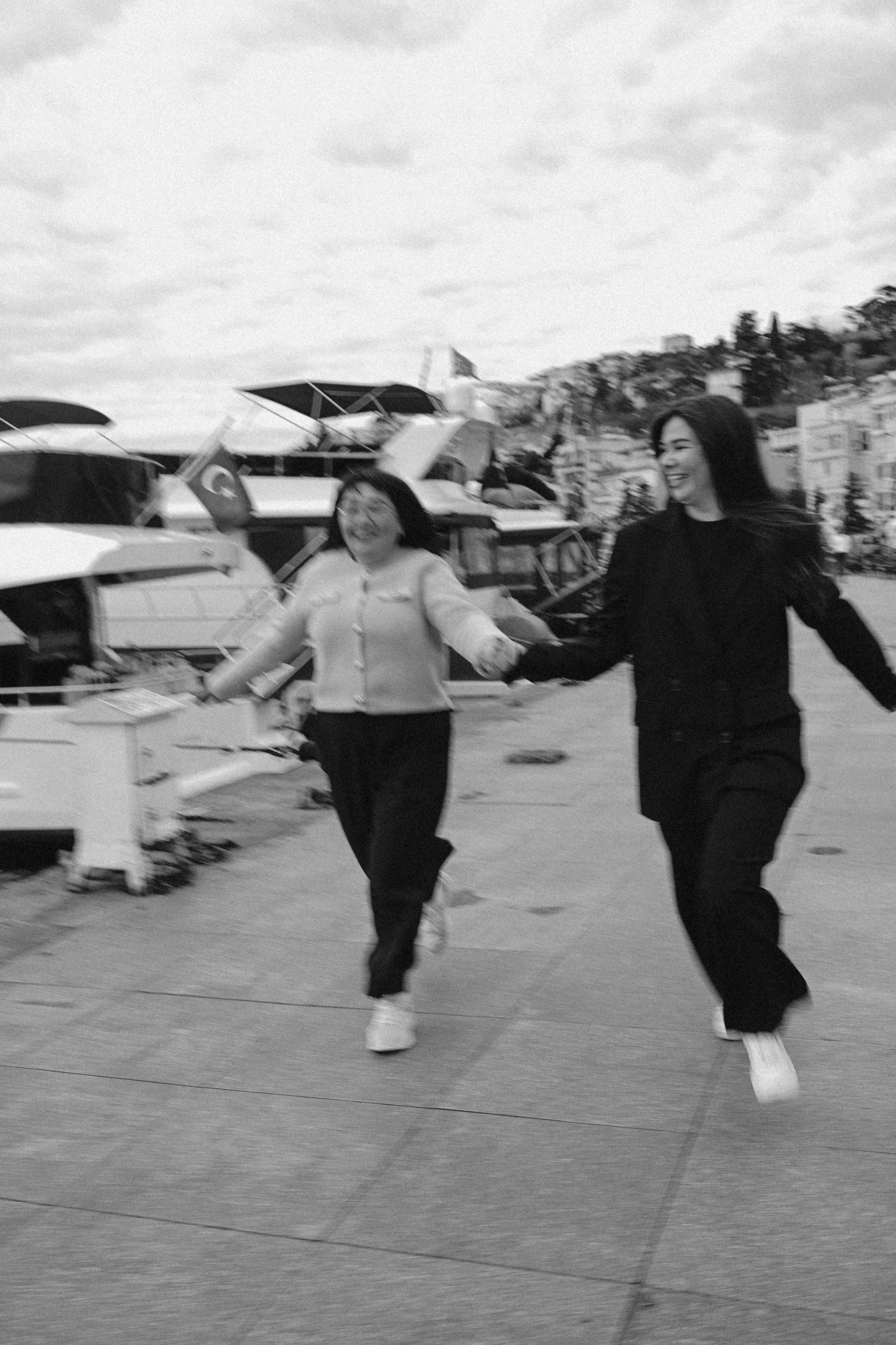 Мама с дочкой, прогулка в Арнавуткой. Фотограф Москва Ларина Юлия