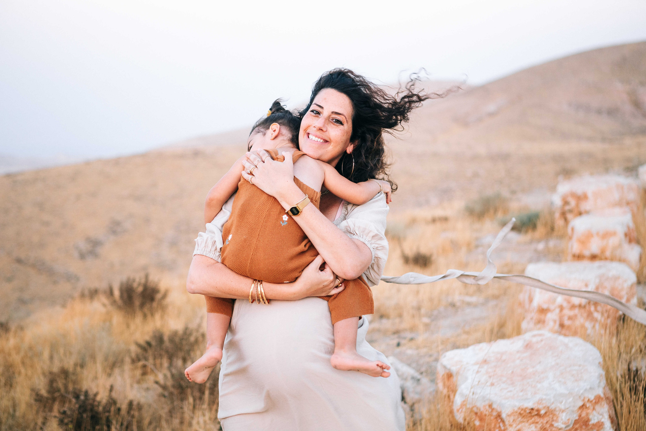 PREGNANT PHOTOSESSION IN THE DESERT. PHOTOGRAPHER IN ISRAEL