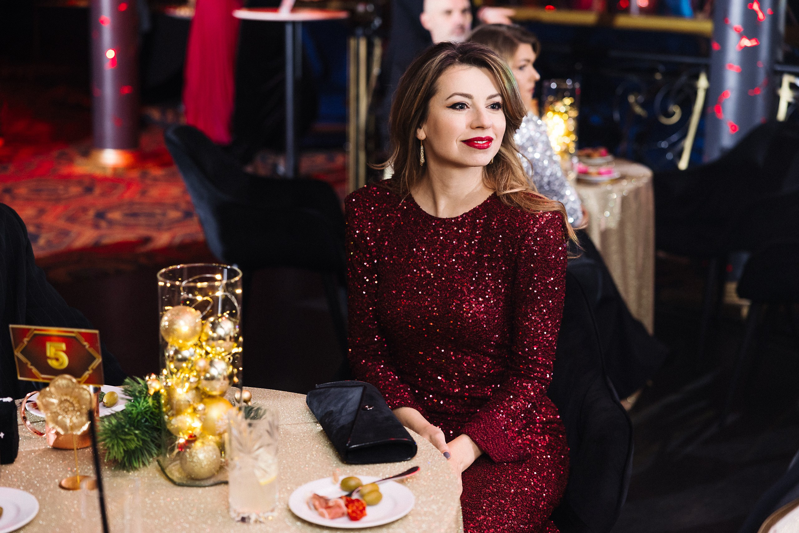 Фотосъёмка корпоративного Нового года в стиле «Оскар» — ярко, роскошно, незабываемо. Евгений Тимофеев | Свадебный и контент-фотограф и видеограф в Риге