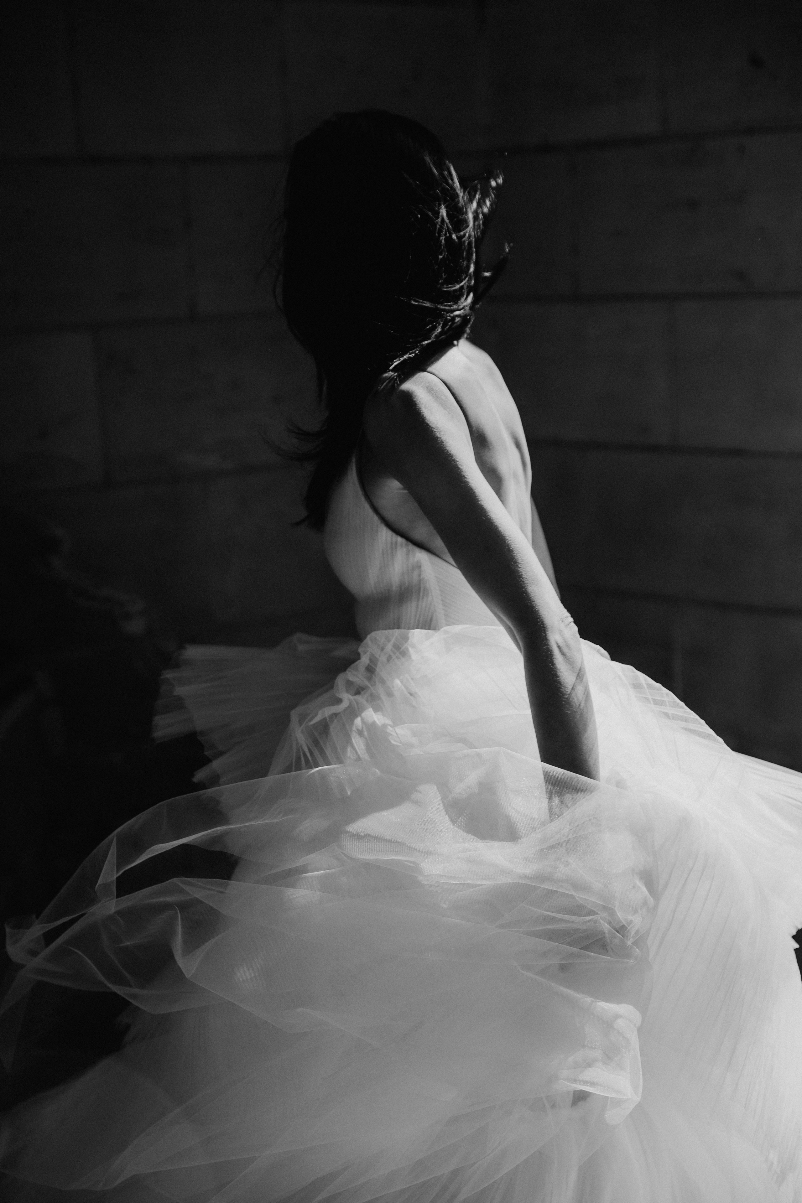 Suzi & Alex | Paris Wedding with a Vintage Car. Paris Wedding Photographer