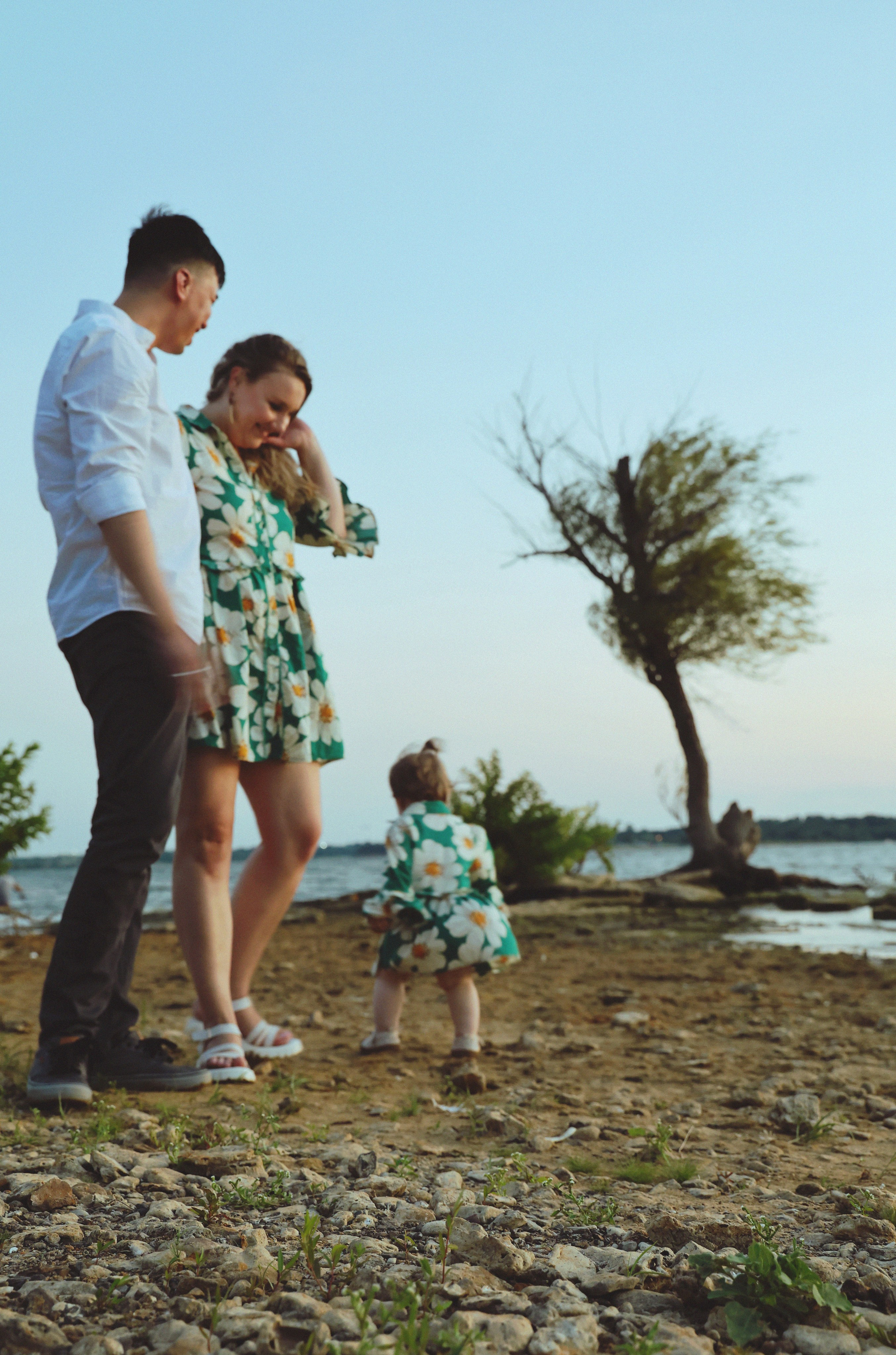 Baby Family Photoshoot – Outdoor Family Photography with Infant or Toddler. Lana Petrychenko — Portrait & Family Photographer. Valencia, Spain