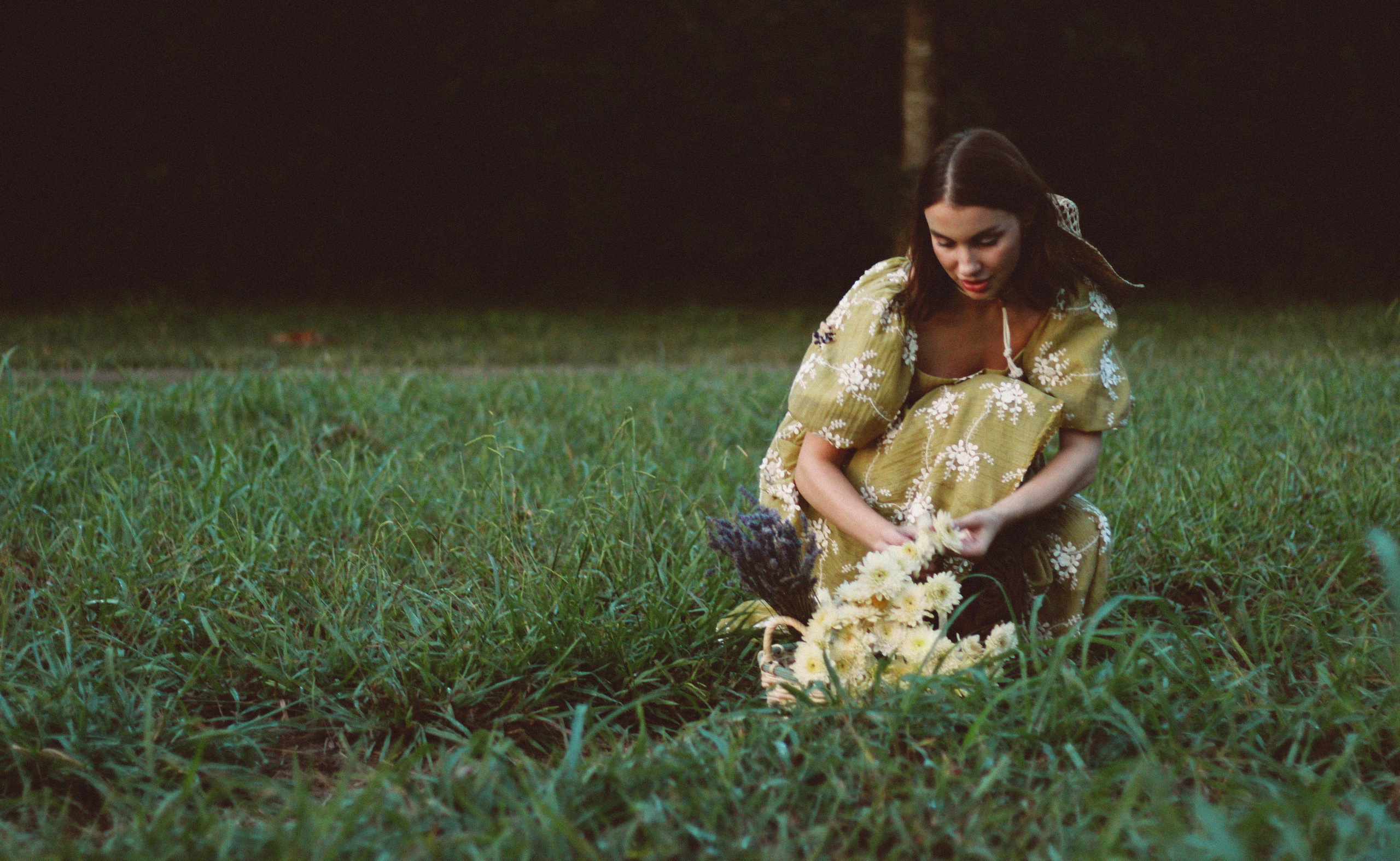 Countryside cowgirl-style portrait photoshoot. Lana Petrychenko — Portrait & Family Photographer. Valencia, Spain