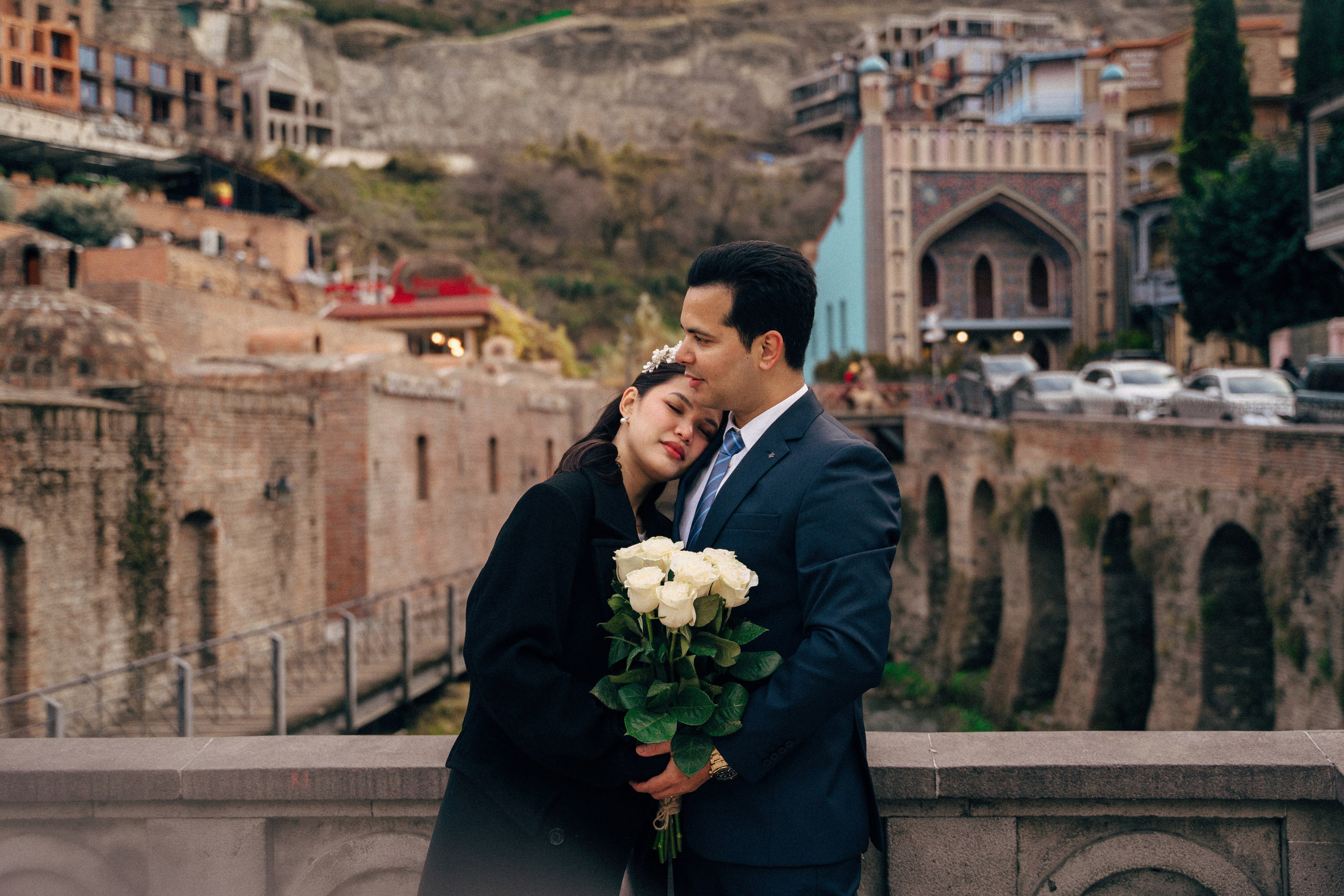 Wedding photo shoot in the Tbilisi Botanical Garden in winter