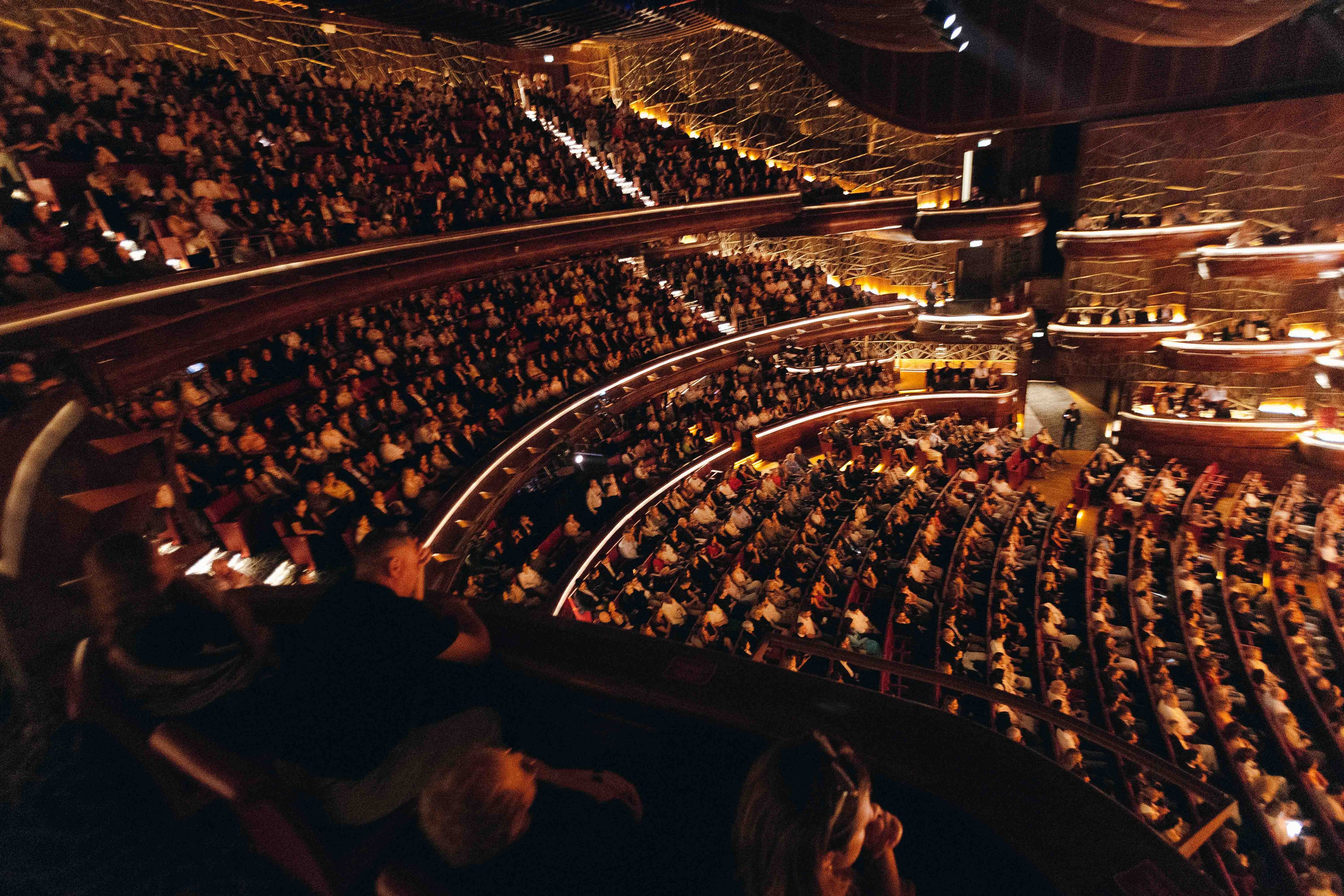 DUBAI OPERA. Wedding&Event photographer Ismail Rzayev in Baku