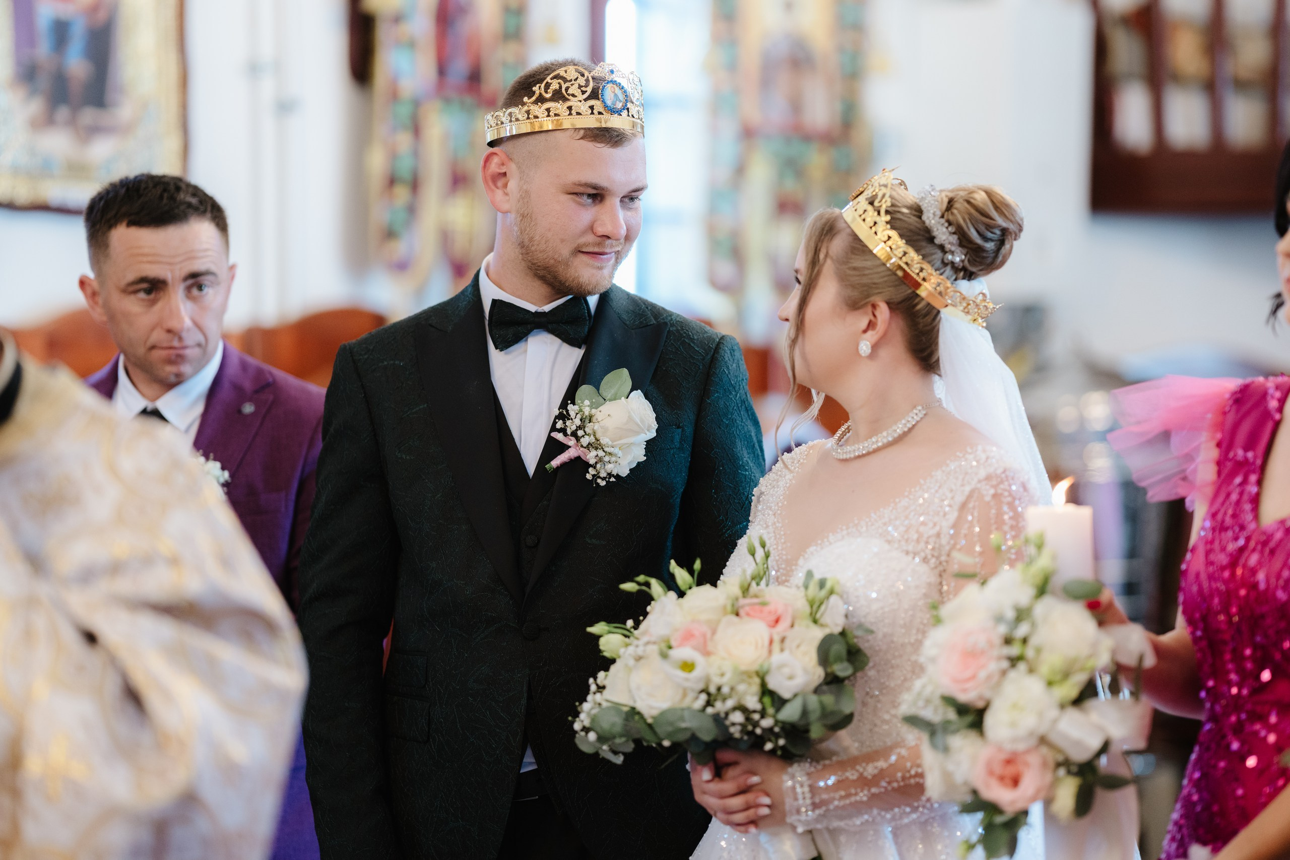 * fotograf stare civilă Siret* fotograf Bucovina* fotograf nuntă Suceava* fotograf Iași Botoșani* stare civilă tradițională* ie românească nuntă* AlinoFotoStudio* fotograf Andrei și Andreea- Alin Chirilă fotograf – stare civilă Siret, Suceava, Andrei și Andreea în ie tradițională, poveste spusă prin fotografiefotograf stare civilă Siret Suceava Alin Chirilă – miri îmbrăcați în costum tradițional bucovineanAlin Chirilă fotograf nuntă Siret Suceava – stare civilă autentică în Bucovina, emoții realefotograf Siret Suceava Alin Chirilă – Andrei și Andreea la starea civilă în ie tradiționalăstare civilă Siret fotograf Alin Chirilă – cadre naturale cu miri în costum popular din Bucovinafotograf nuntă Siret Suceava Alin Chirilă – povestitor prin fotografie, moment emoționant la starea civilăAlin Chirilă fotograf stare civilă Siret – iubire autentică surprinsă în stil documentarfotograf Bucovina Siret Alin Chirilă – stare civilă în ie tradițională, cadre pline de emoțieAlin Chirilă fotograf Suceava – Andrei și Andreea spun DA la starea civilă în Siretfotograf stare civilă Suceava Siret Alin Chirilă – poveste de iubire în stil tradițional românesc - Alin Chirilă fotograf profesionist, AlinoFotoStudio, fotograf evenimente Siret, Suceava County, Iași, Bacău County, Botoșani, Neamț County, fotograf nunți, botezuri, cununii civile, portrete și momente autentice surprinse elegant.- Alin Chirilă surprinde momente elegante de nuntă și evenimente speciale prin AlinoFotoStudio, fotograf disponibil în Siret, Suceava County, Iași, Bacău County, Botoșani și Neamț County, specializat în nunți, botezuri și cununii civile. - Alin Chirilă fotograf profesionist, AlinoFotoStudio, fotograf nuntă și evenimente în Siret, Suceava, Iași, Bacău, Botoșani și Piatra Neamț, fotograf nunți, botezuri, cununie civilă, ședințe foto, trash the dress, logodnă, familie, portrete și fotografii autentice. - AlinoFotoStudio by Alin Chirilă, fotograf evenimente premium în Suceava County, Iași County, Bacău County, Botoșani County și Neamț County, fotograf de familie, fotograf ceremonii religioase, petreceri și momente emoționante. - Alin Chirilă fotograf, povestitor prin fotografie, servicii foto profesionale pentru mireasă, mire, pregătiri nuntă, biserică, restaurant, valsul mirilor, tradiții românești și amintiri de neuitat în Moldova.