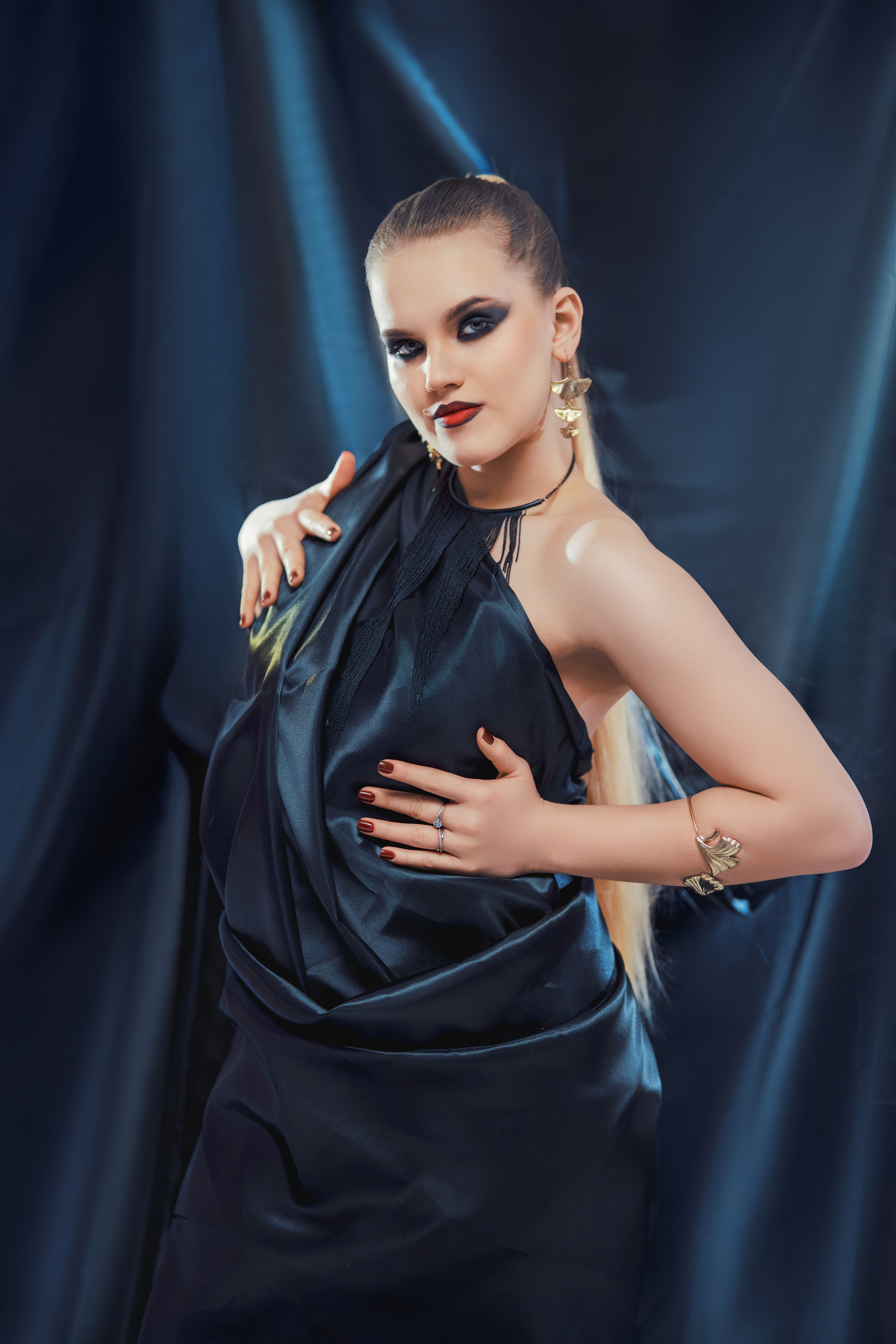 Flow Fabric. Nifty photography — коммерческий и портретный фотограф в Ташкенте. Студийная и выездная съёмка