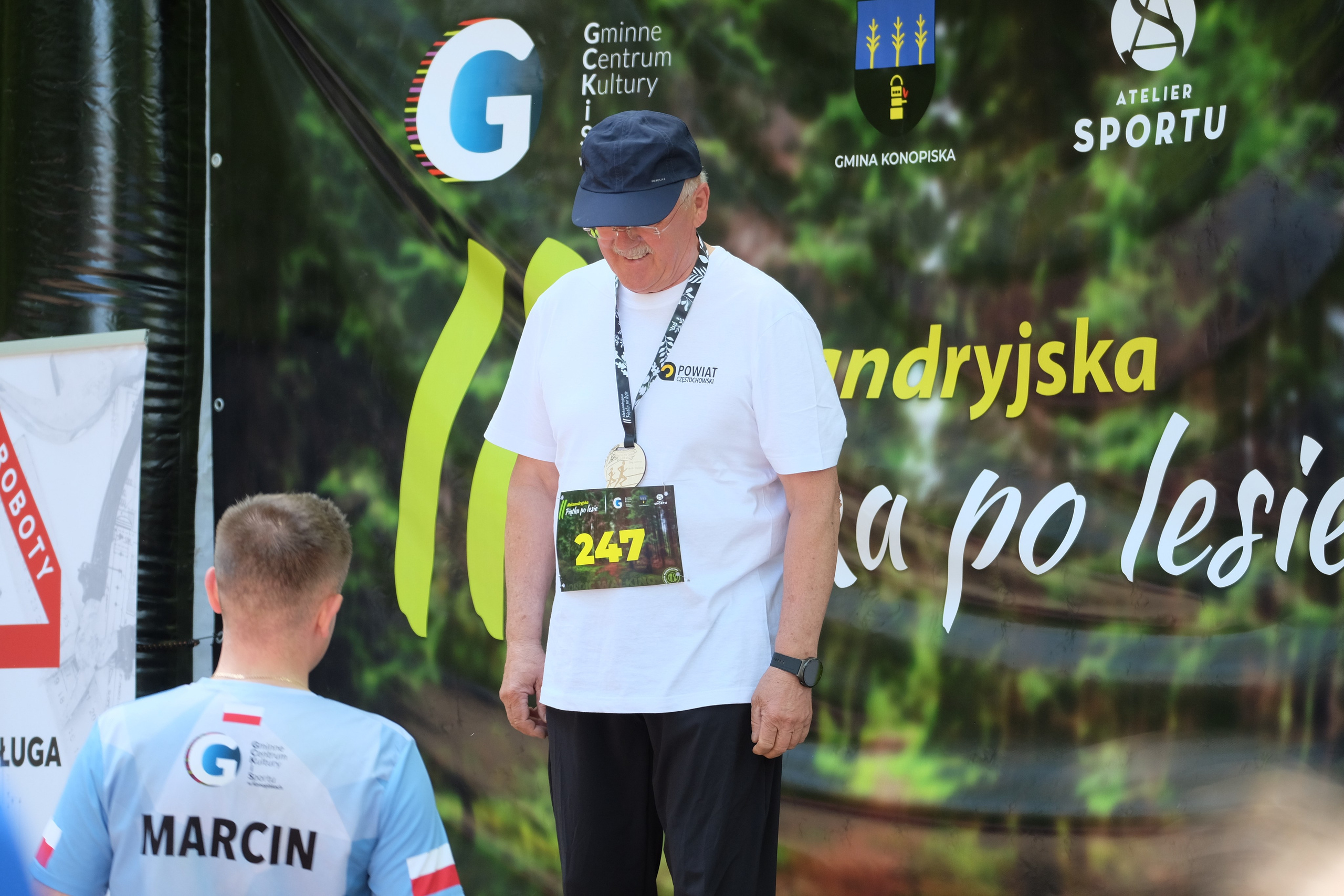 Aleksandryjska Piątka po lesie. Main