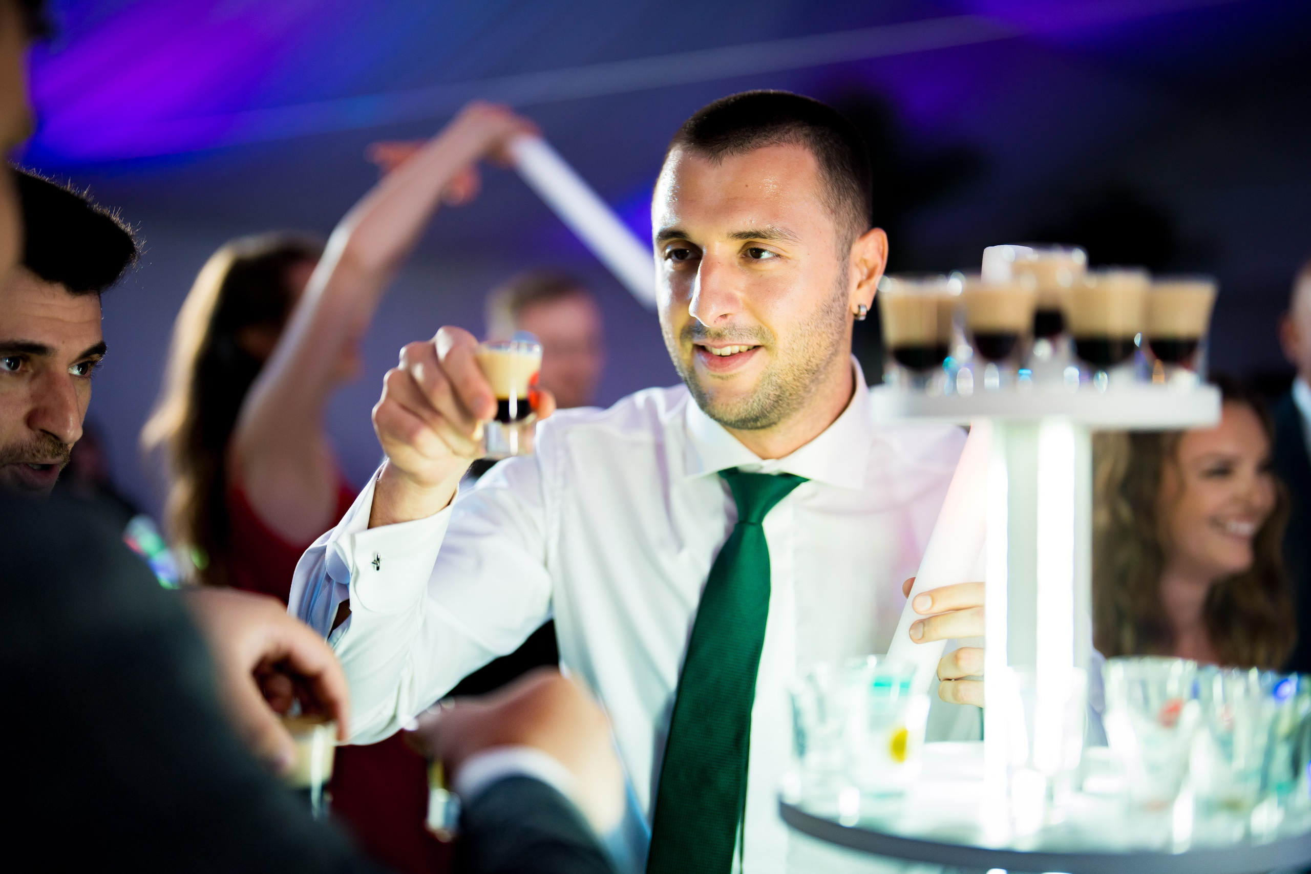 PARTY. Gabriel Florea — Fotograf nuntă București