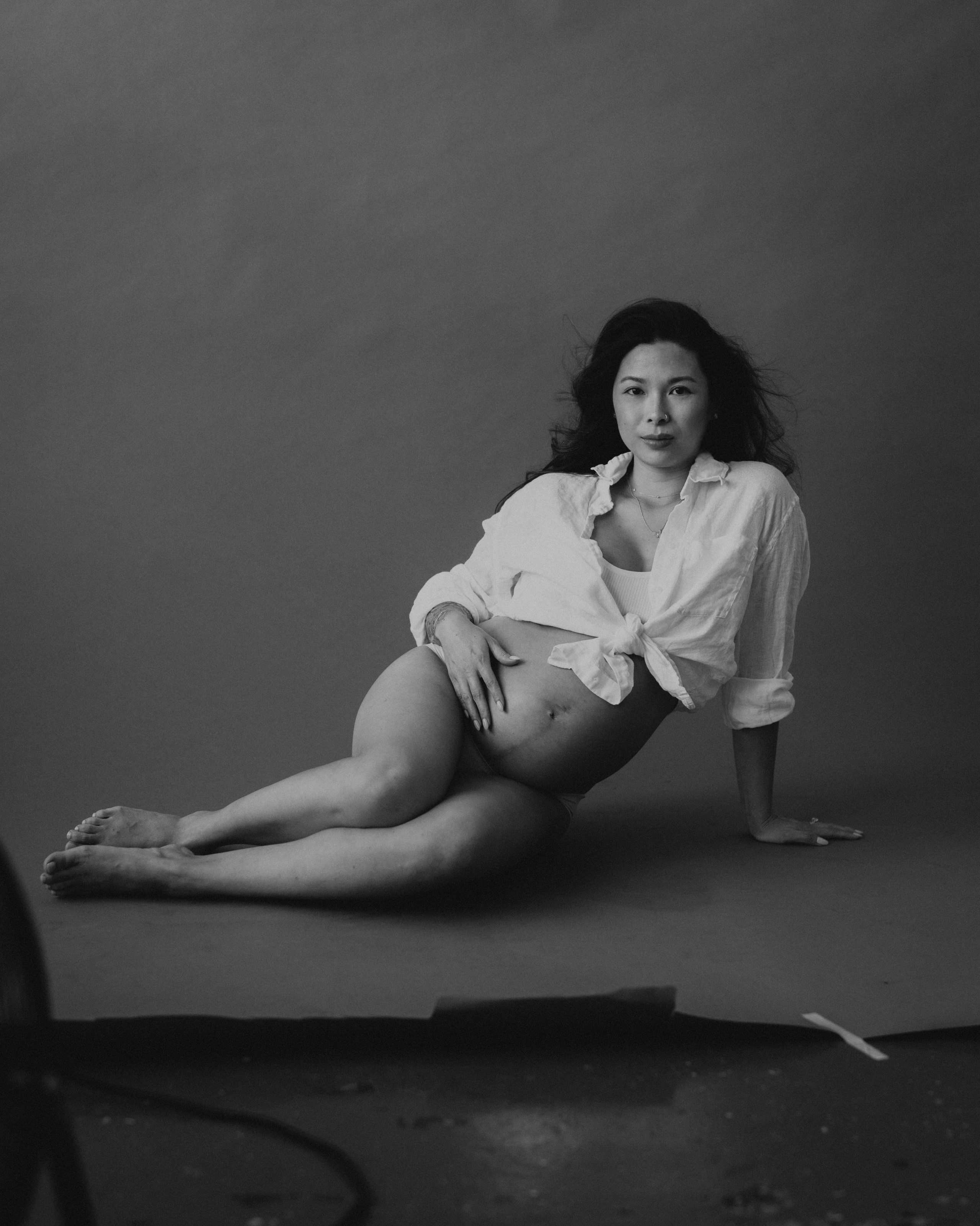 Krystal. Modern maternity photographer in Long Island New York