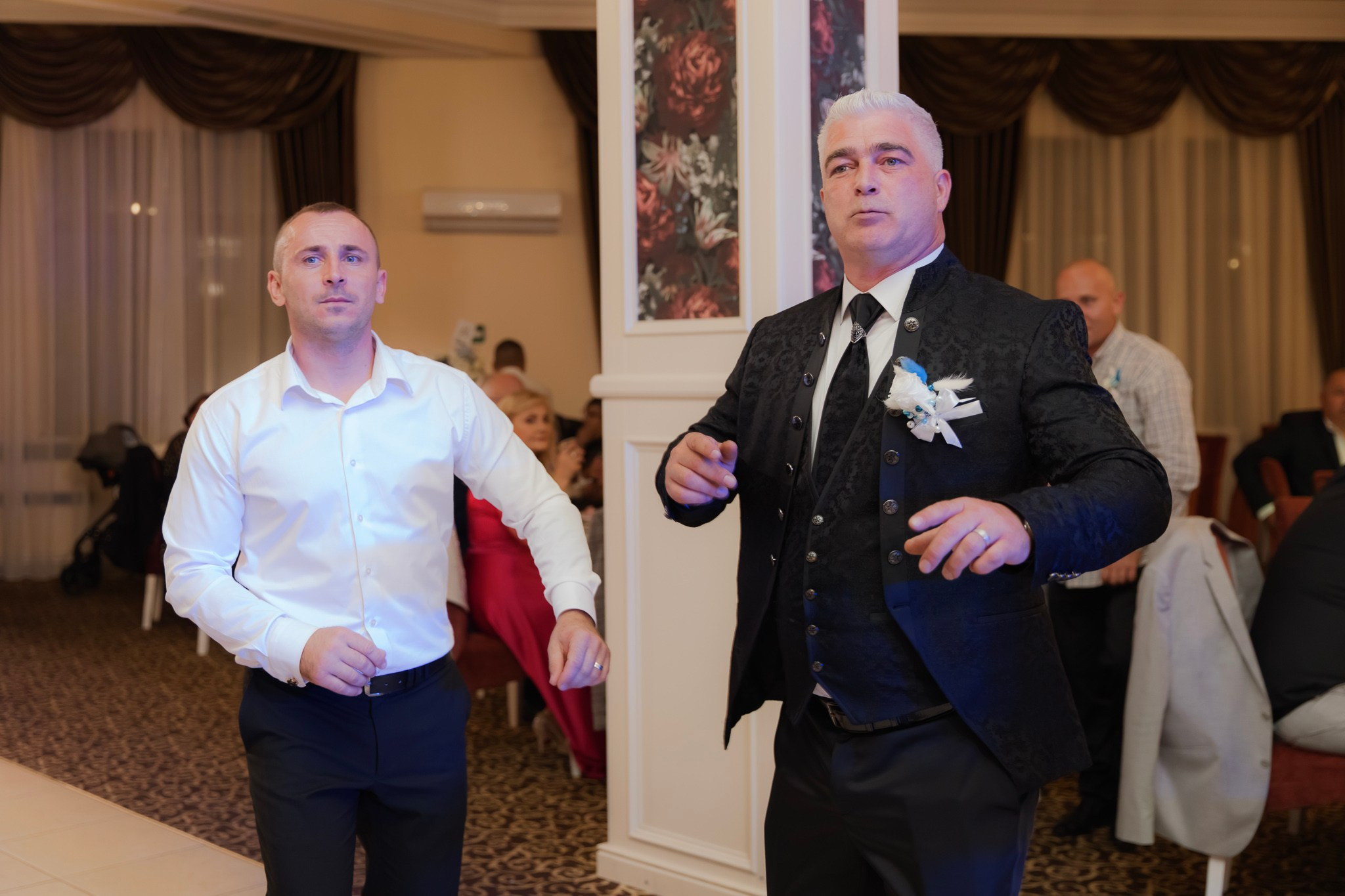 Mihai & Oana. Servicii foto-video profesionale, pentru momente de neuitat