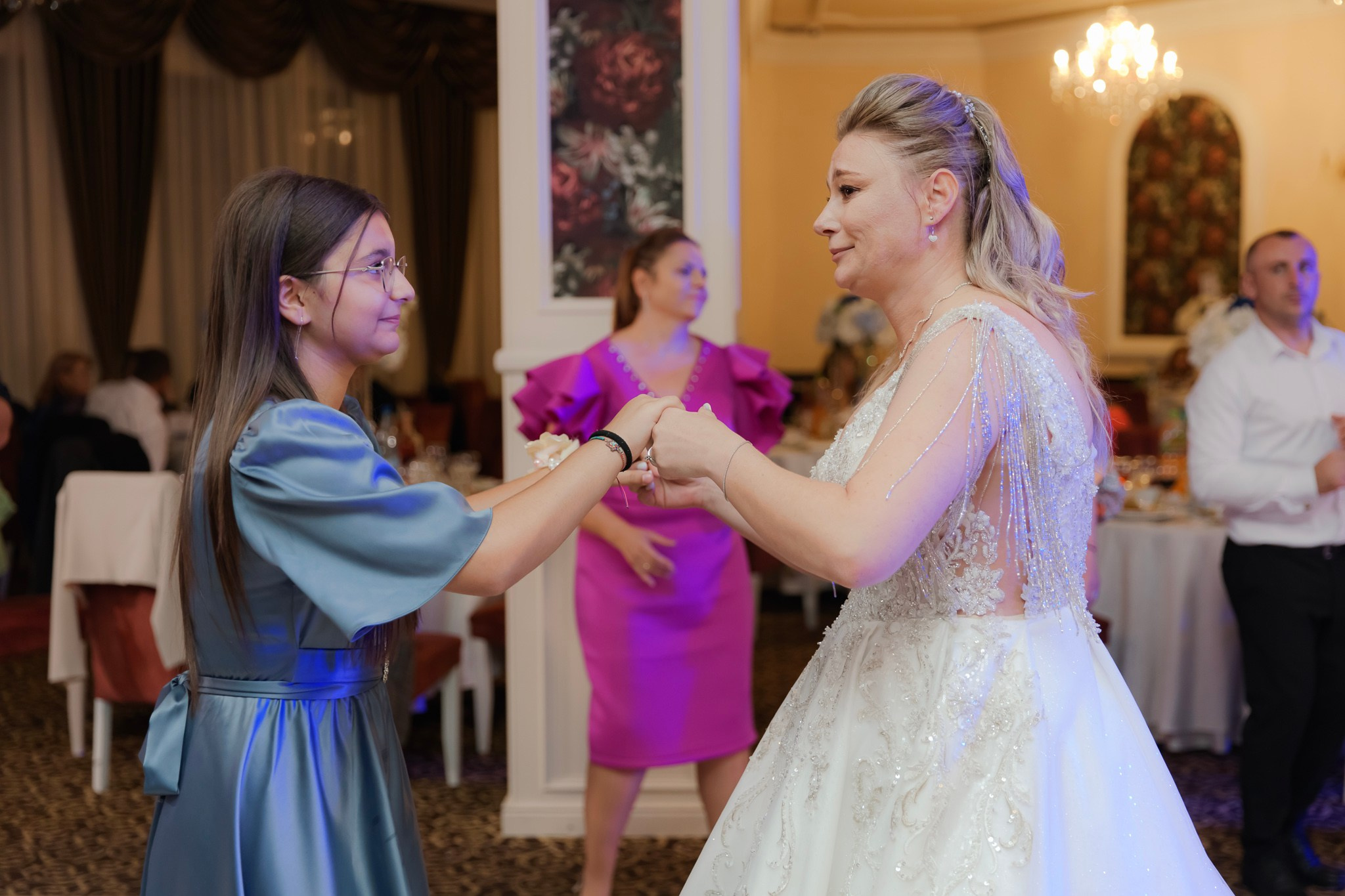 Mihai & Oana. Servicii foto-video profesionale, pentru momente de neuitat