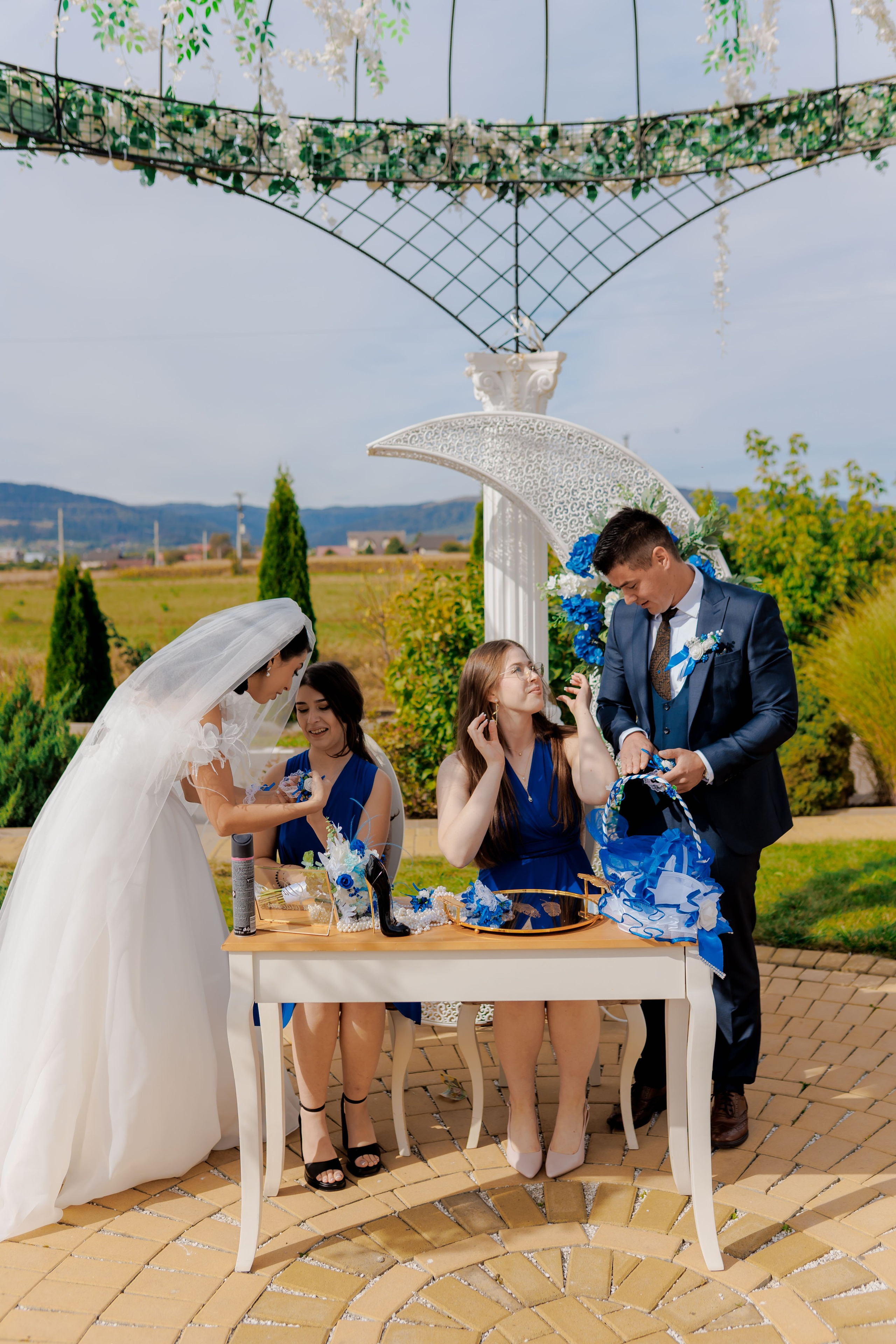 Loredana & Emilian – Ziua Nunții | Videografie - fotografie Botez Suceava, Iași, Botoșani. Servicii foto-video profesionale, pentru momente de neuitat