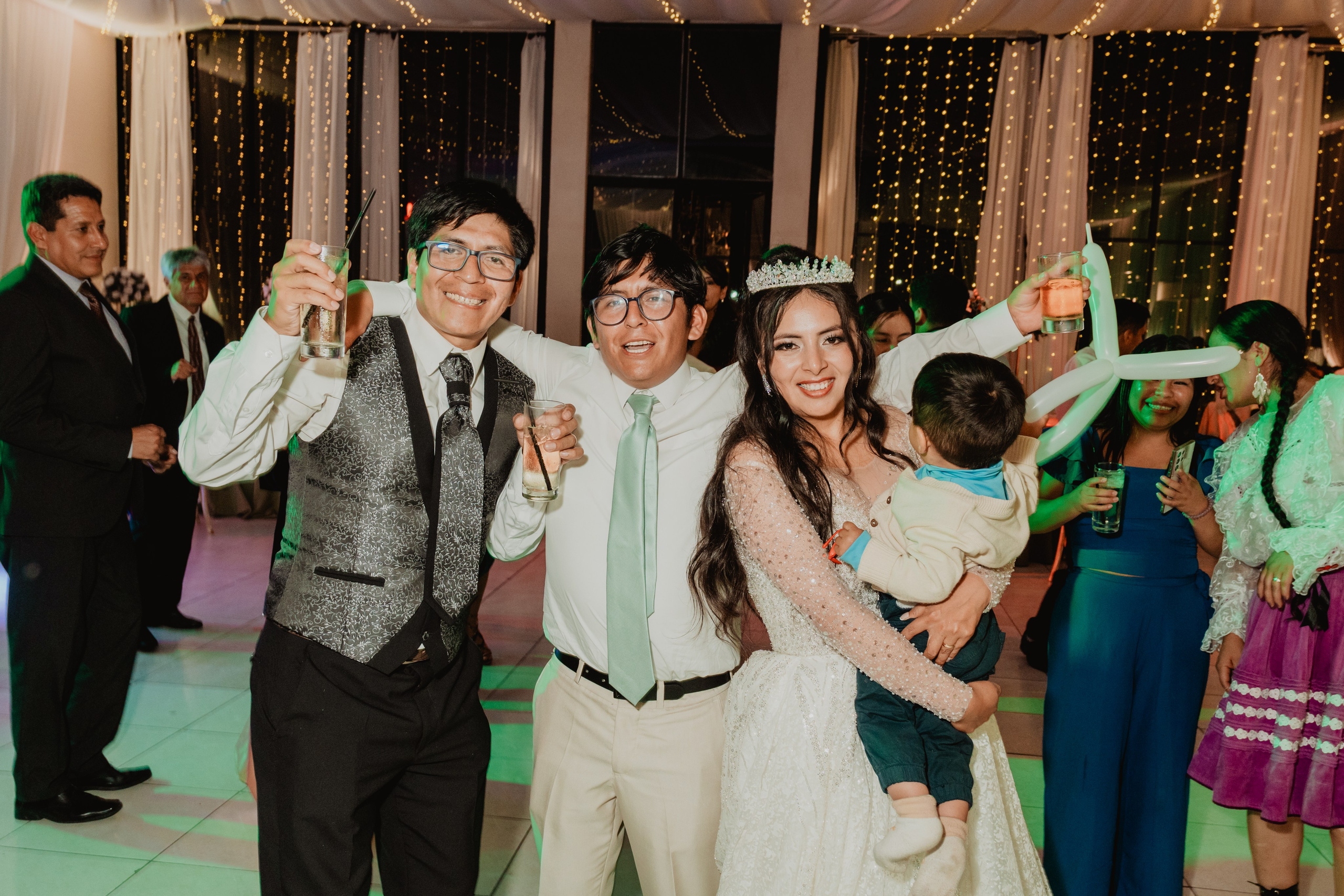 FERNANDO + MARIBEL | BODA RELIGIOSA. Studio KVTA | Fotografía y Video de Bodas en Arequipa