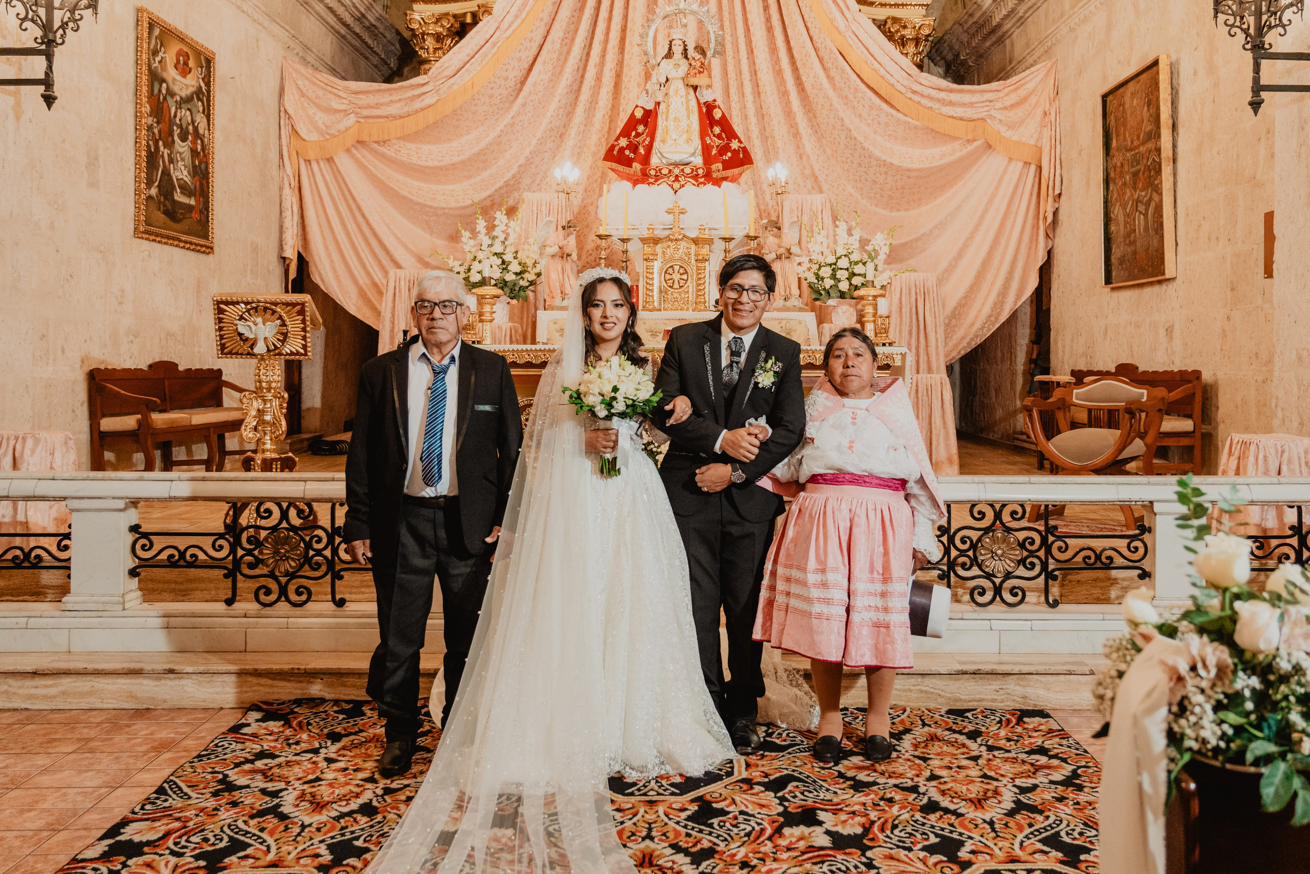 FERNANDO + MARIBEL | BODA RELIGIOSA. Studio KVTA | Fotografía y Video de Bodas en Arequipa
