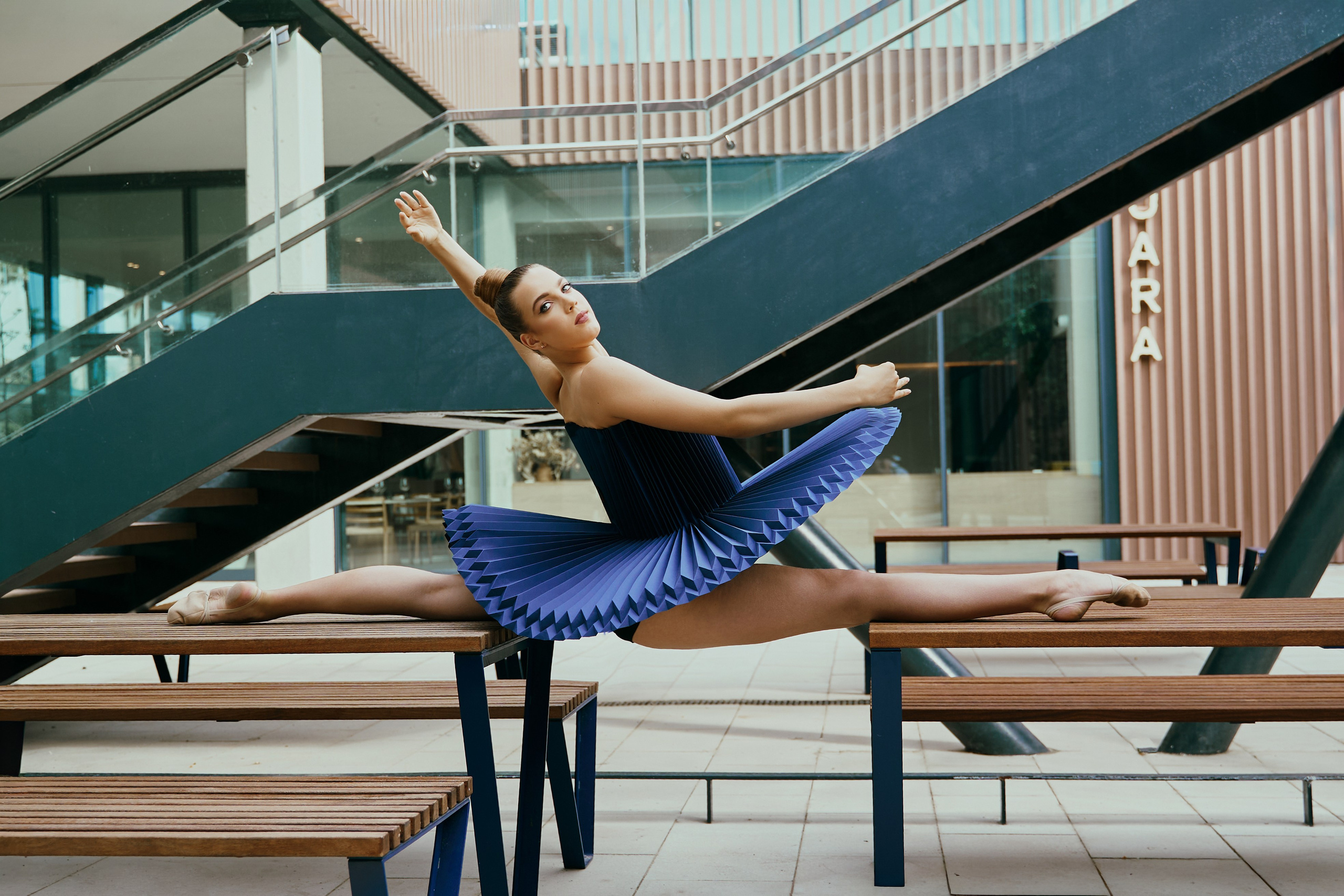 Барселона. Бумажное платье. Фотограф в Барселоне Жанна Захарченко