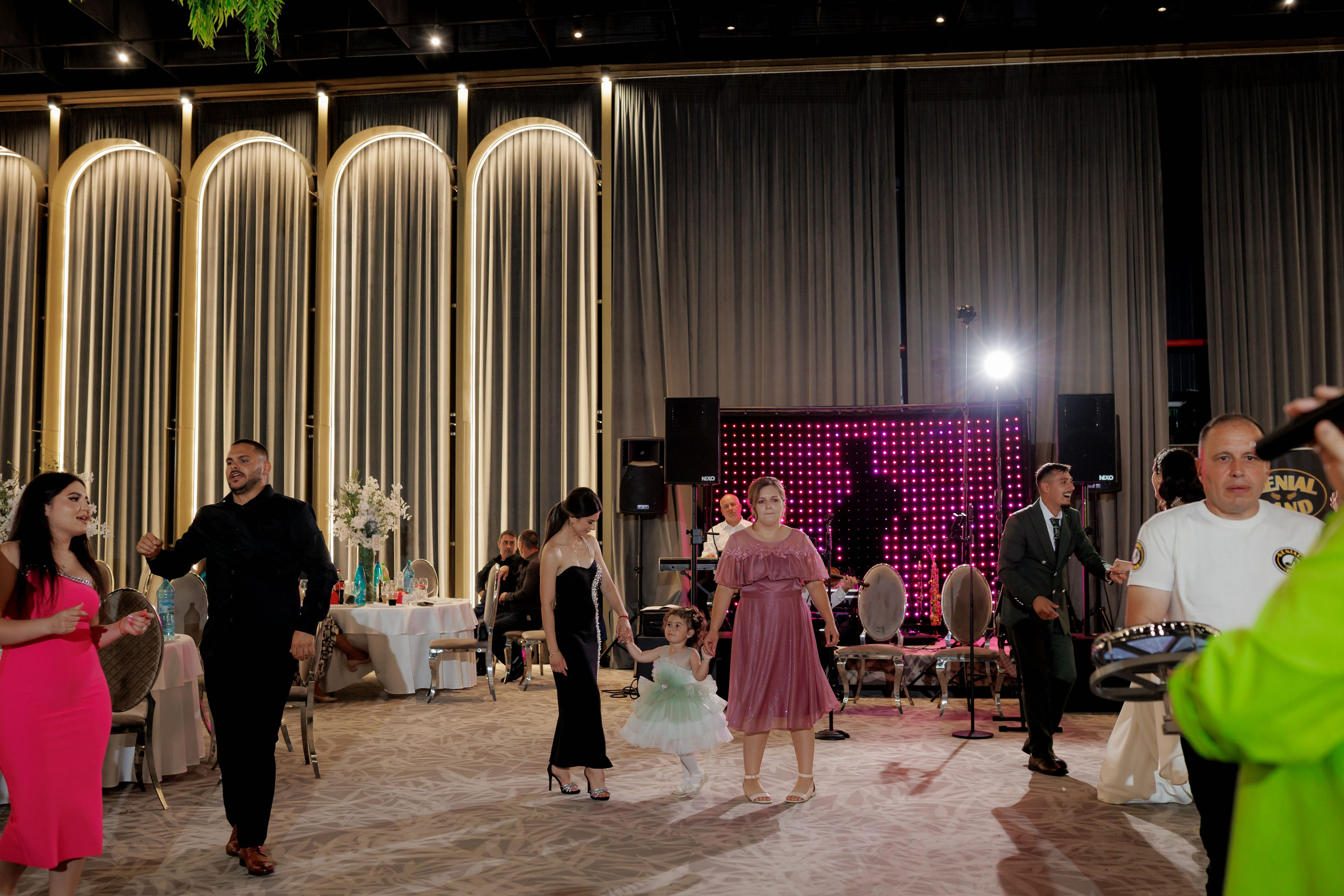 Nunta Nicoleta & Răzvan | Fotografie & Videografie Profesională. Servicii foto-video profesionale, pentru momente de neuitat