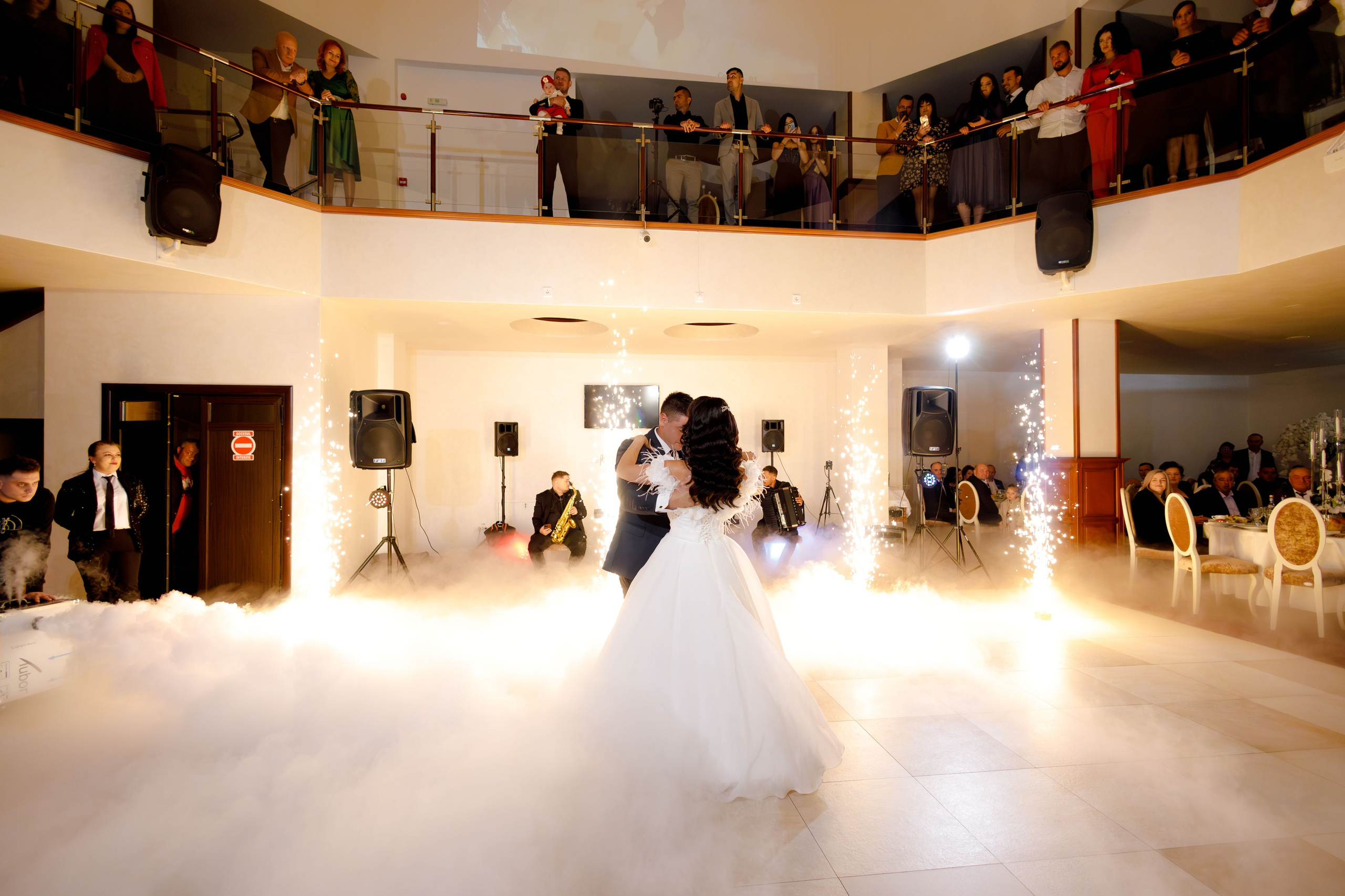 Loredana & Emilian – Ziua Nunții | Videografie - fotografie Botez Suceava, Iași, Botoșani. Servicii foto-video profesionale, pentru momente de neuitat